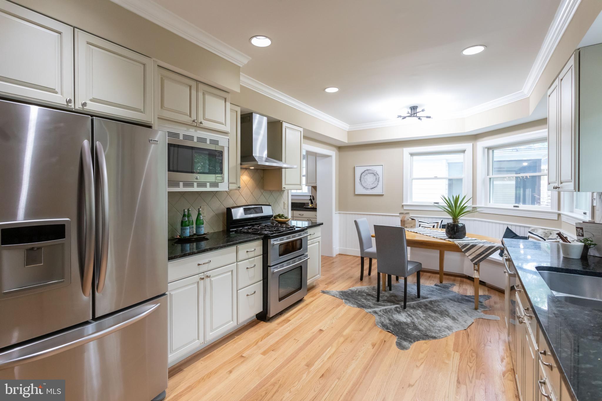 COUNTRY CLUB GROVE - Residential