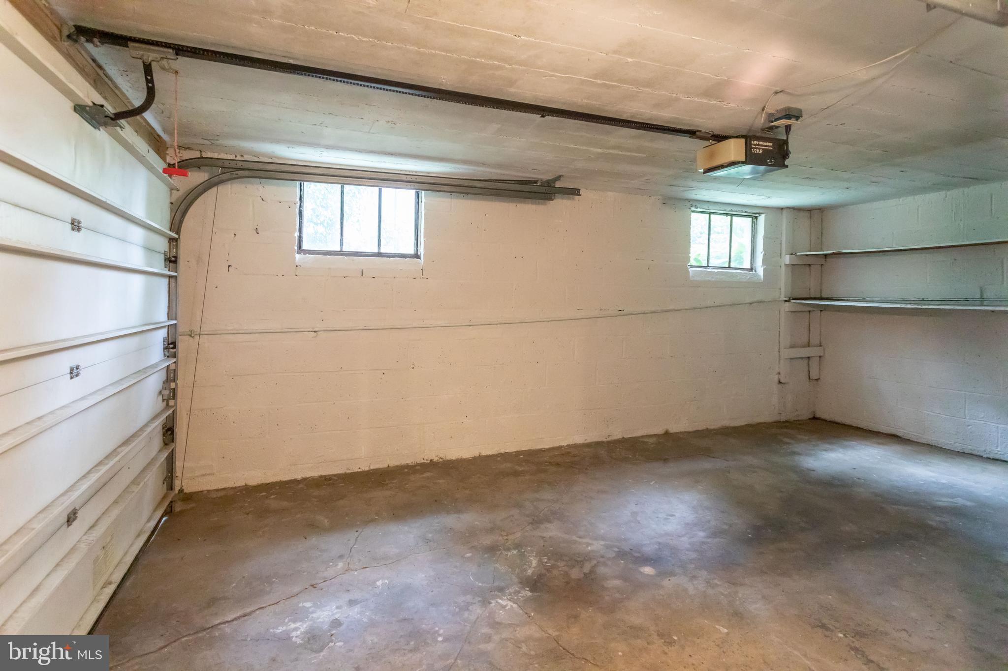 COUNTRY CLUB GROVE - Residential