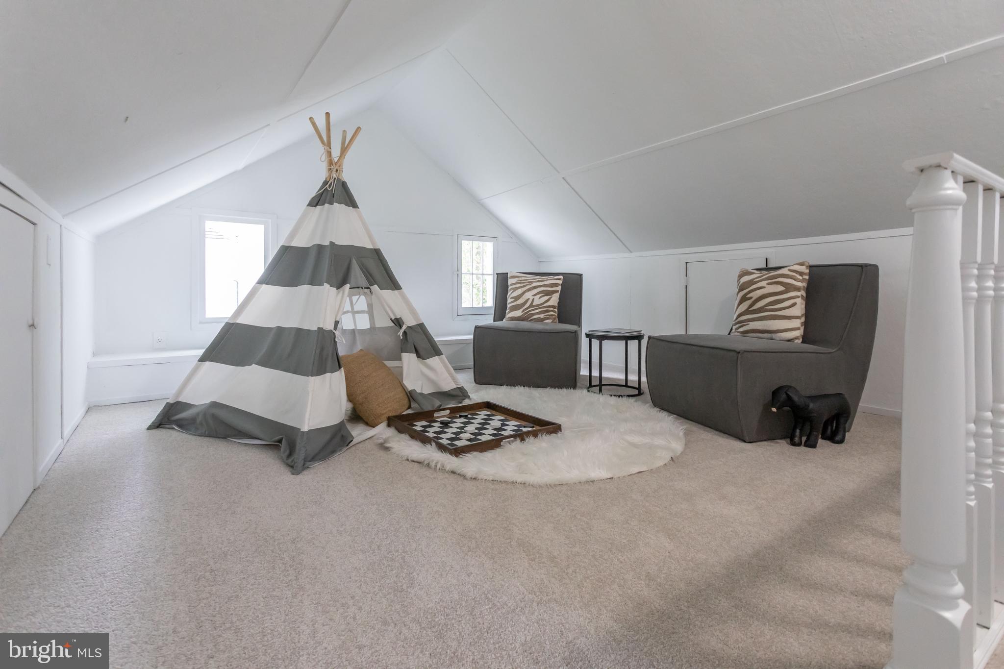 COUNTRY CLUB GROVE - Residential