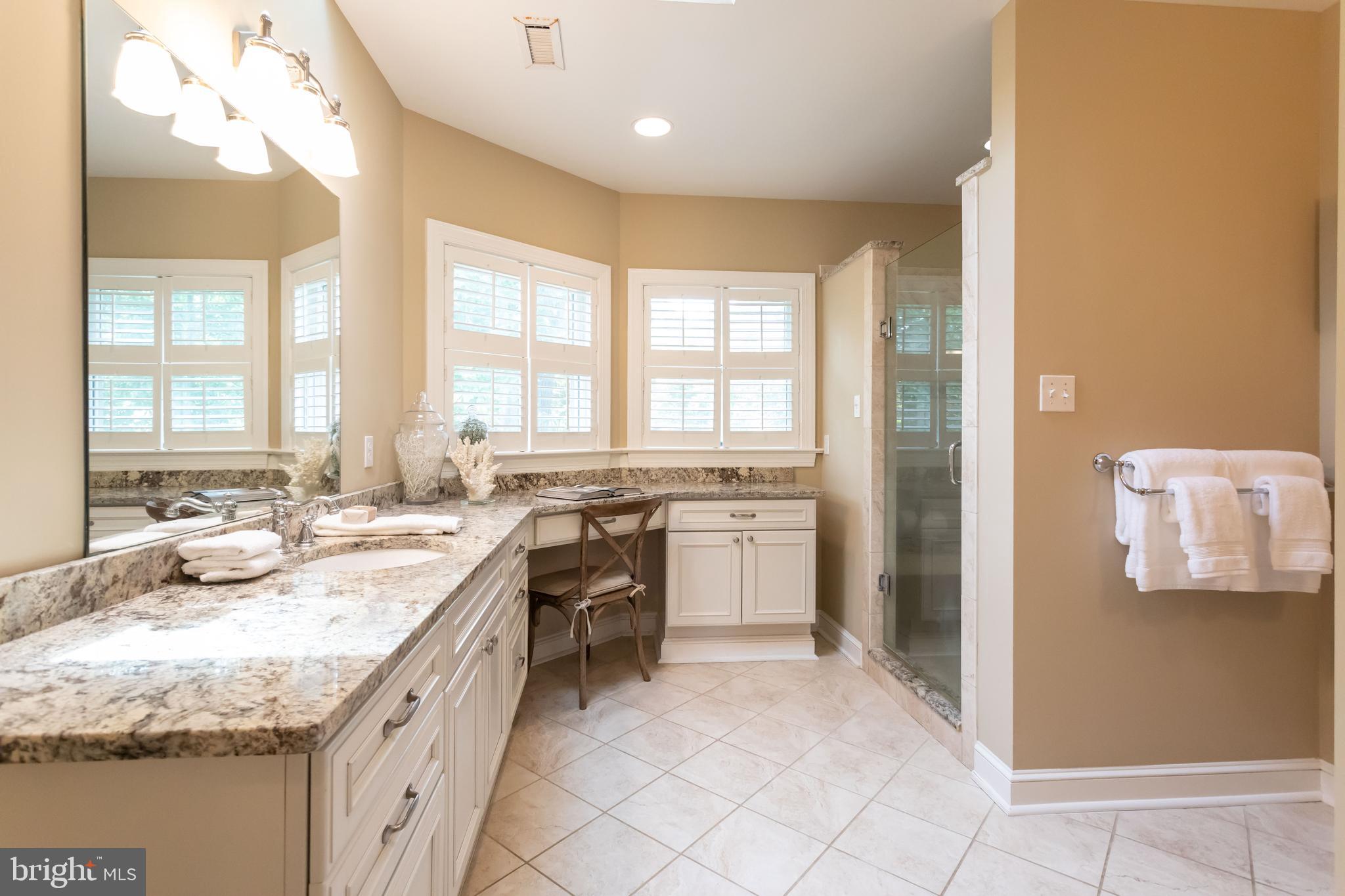 COUNTRY CLUB GROVE - Residential