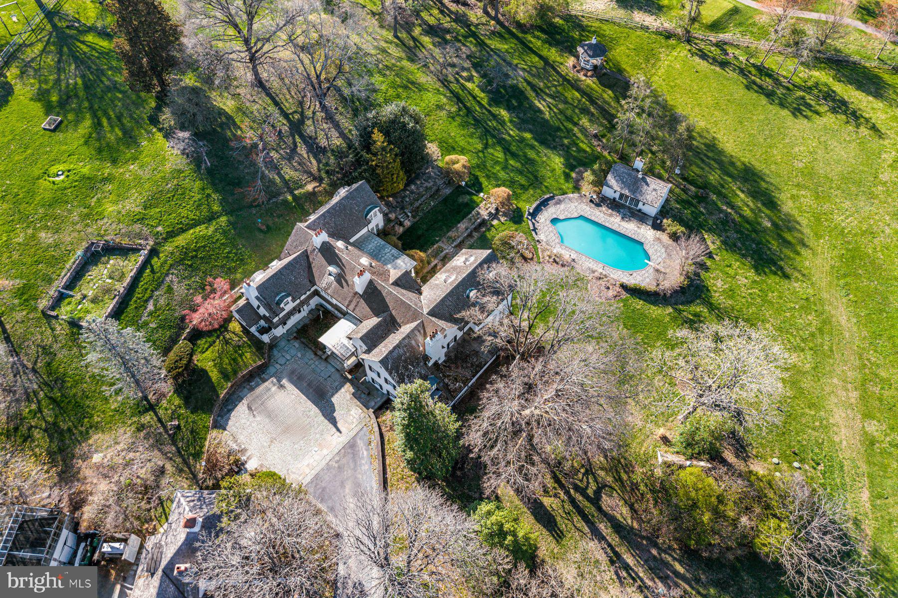 RADNOR HUNT - Residential