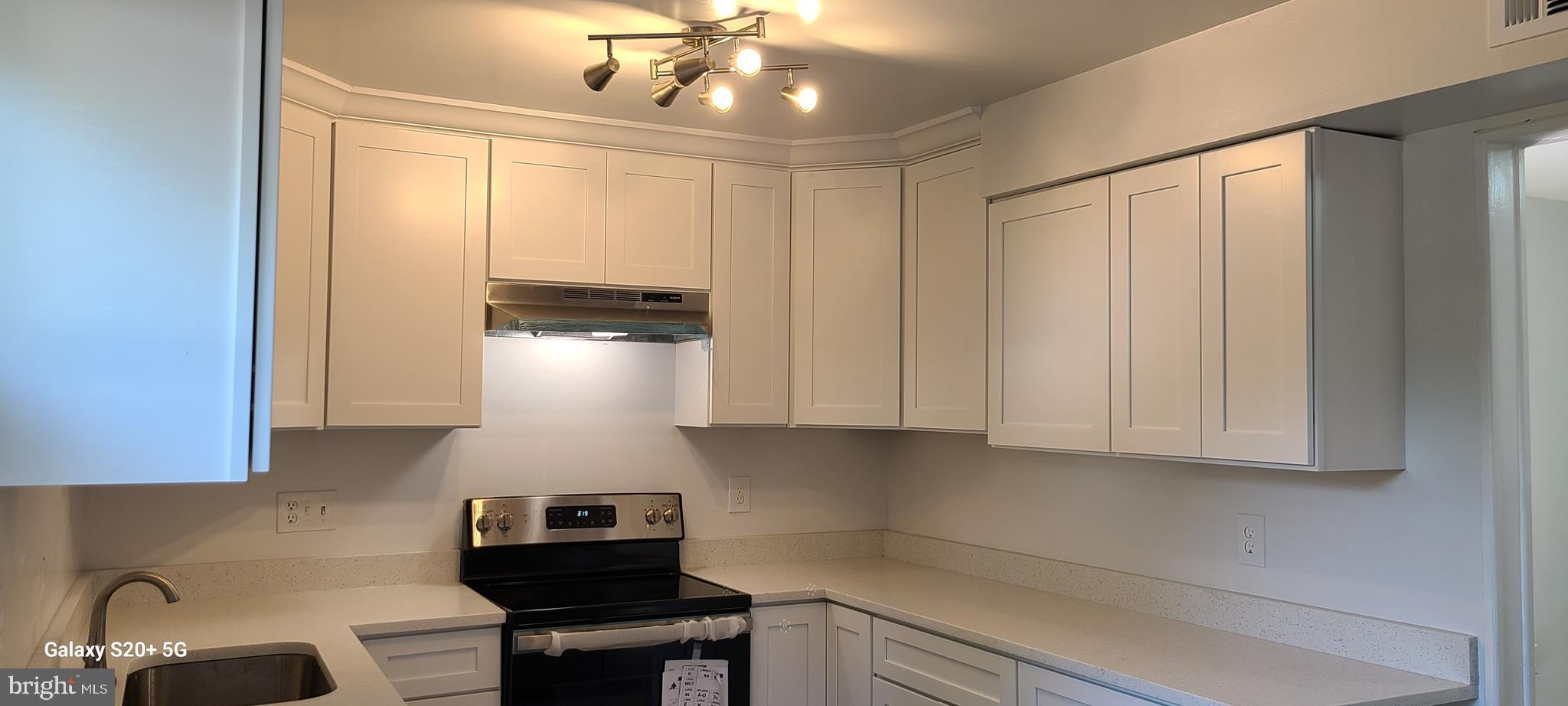 GREENCASTLE MANOR - Residential