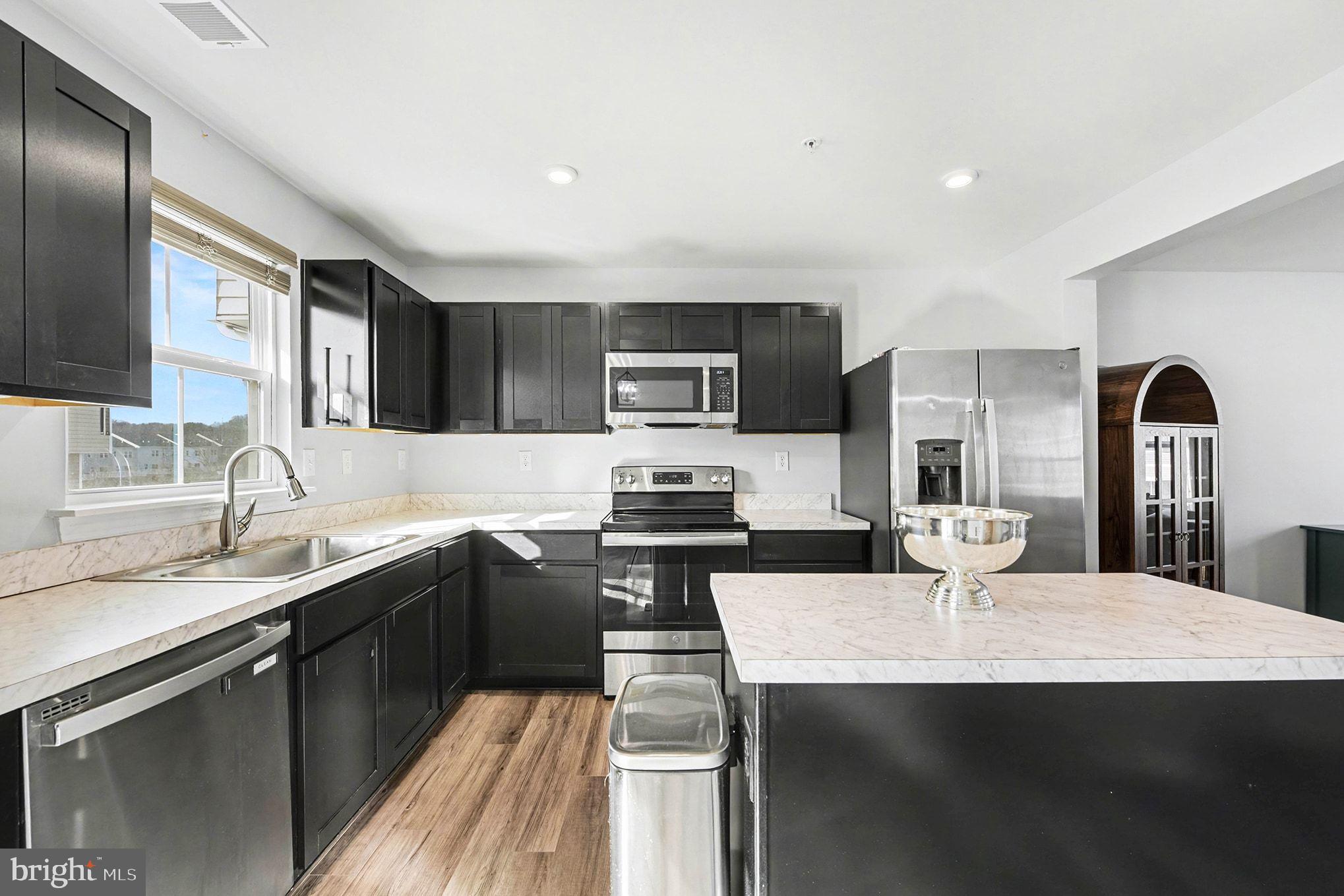 FOXWOOD RIDGE - Residential