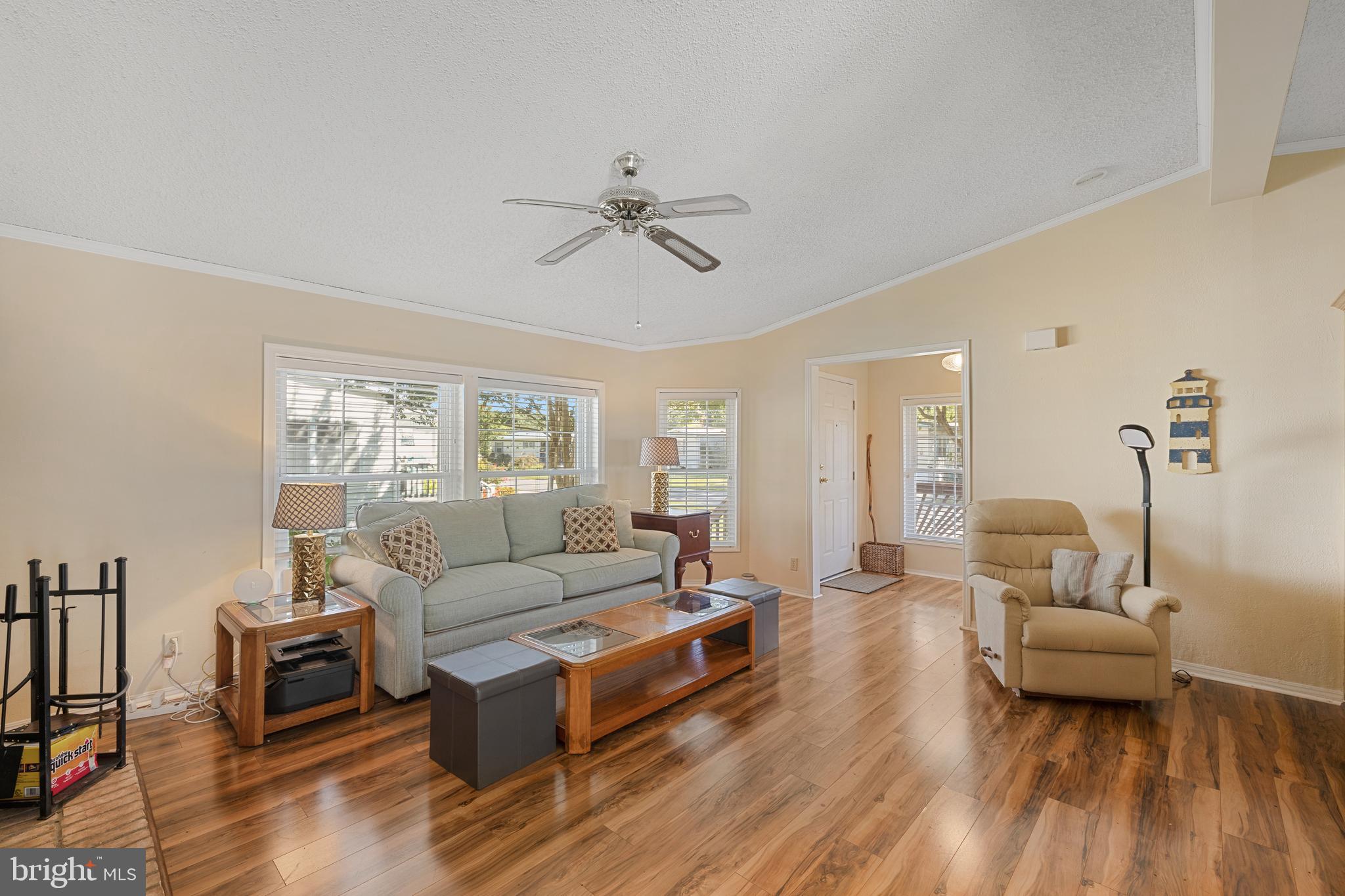 ANGOLA ESTATES - Residential