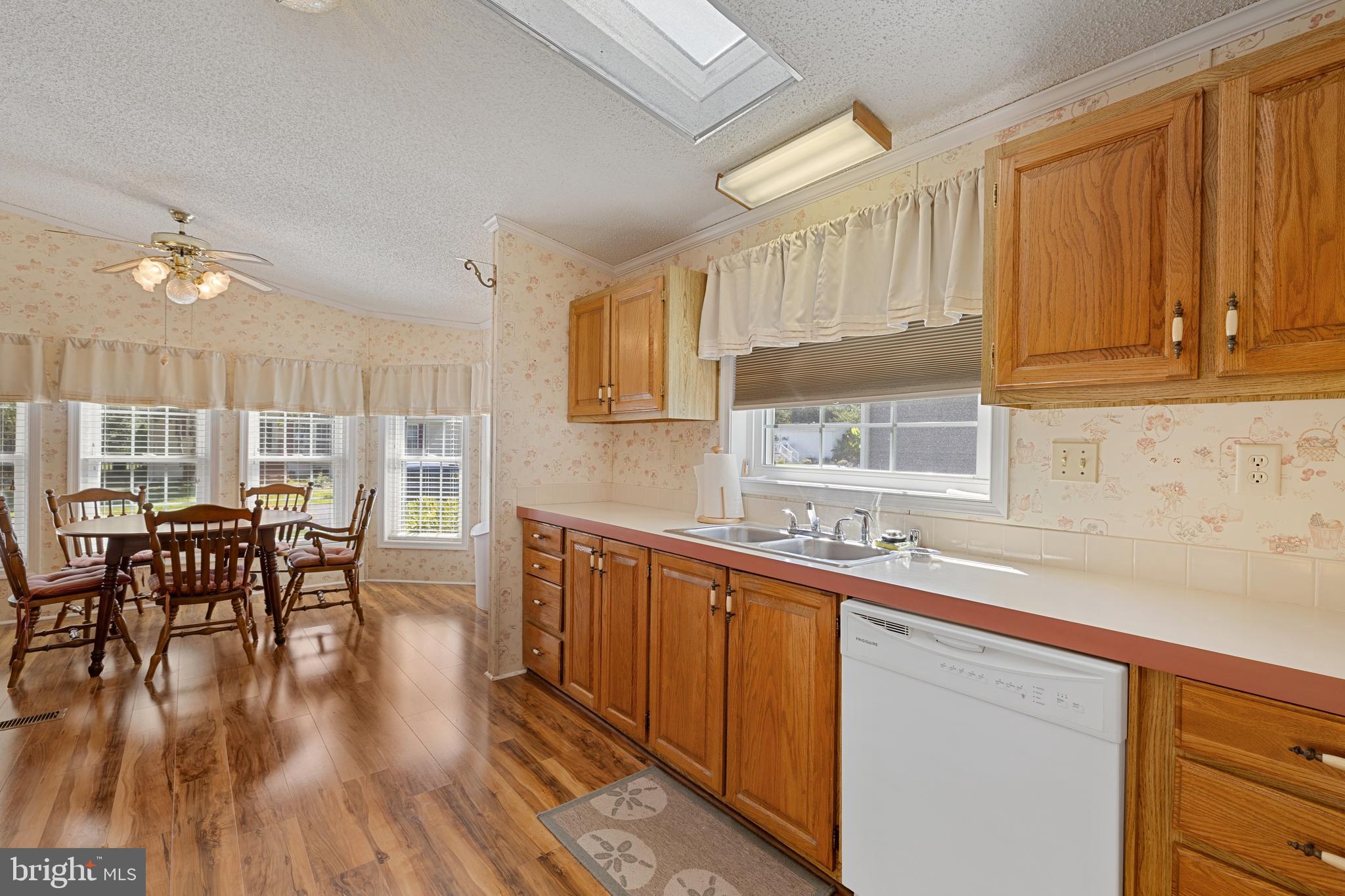 ANGOLA ESTATES - Residential