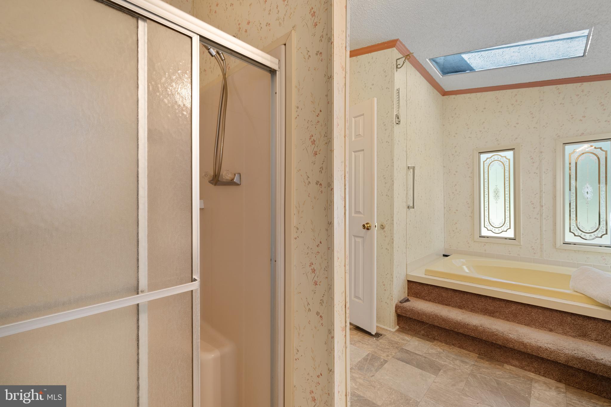 ANGOLA ESTATES - Residential