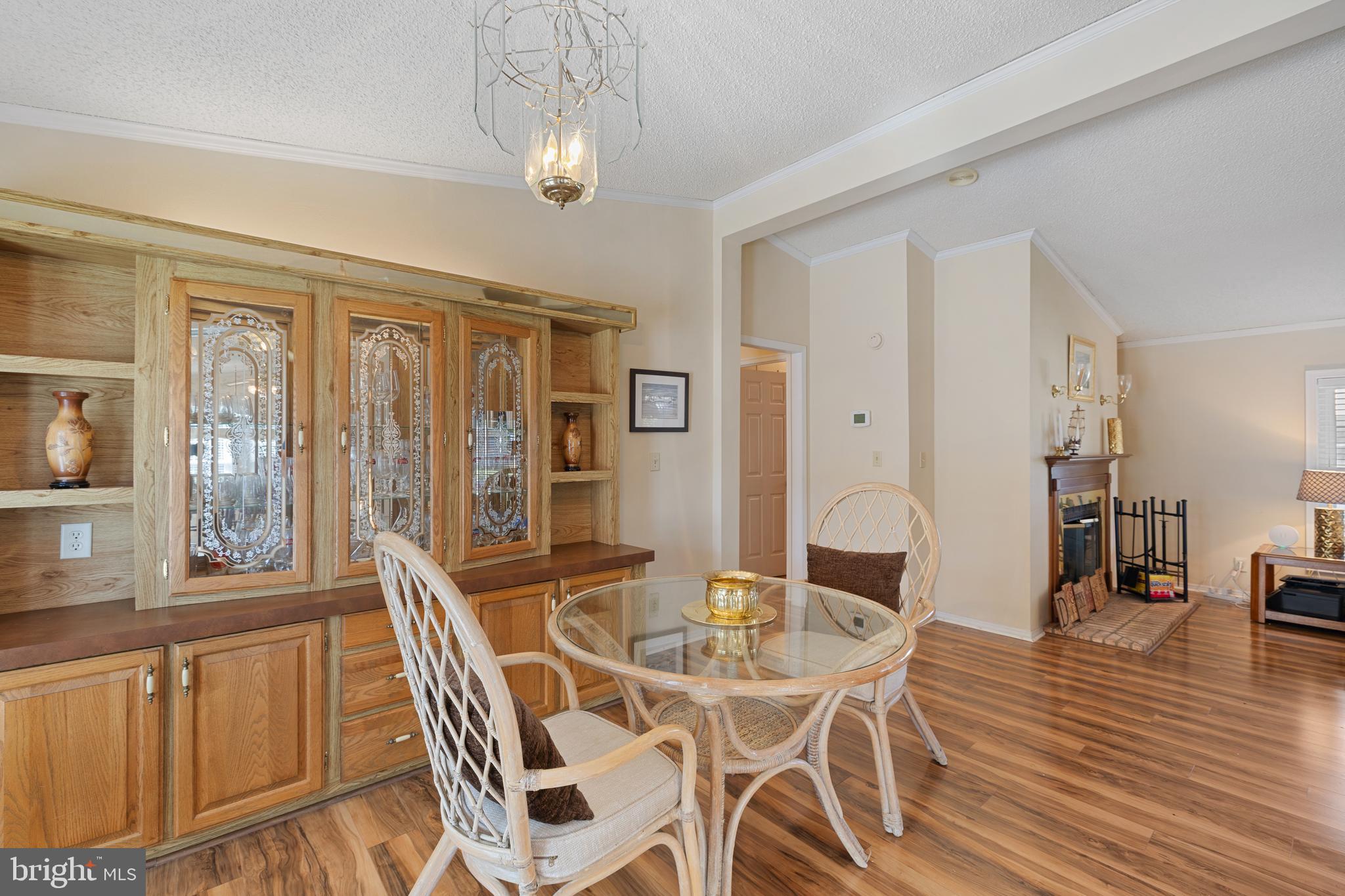 ANGOLA ESTATES - Residential