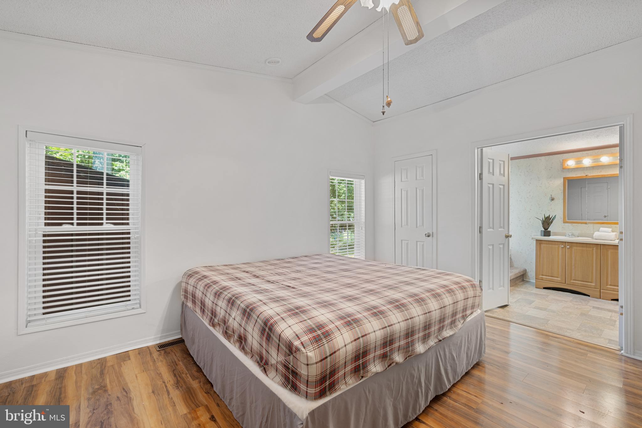 ANGOLA ESTATES - Residential