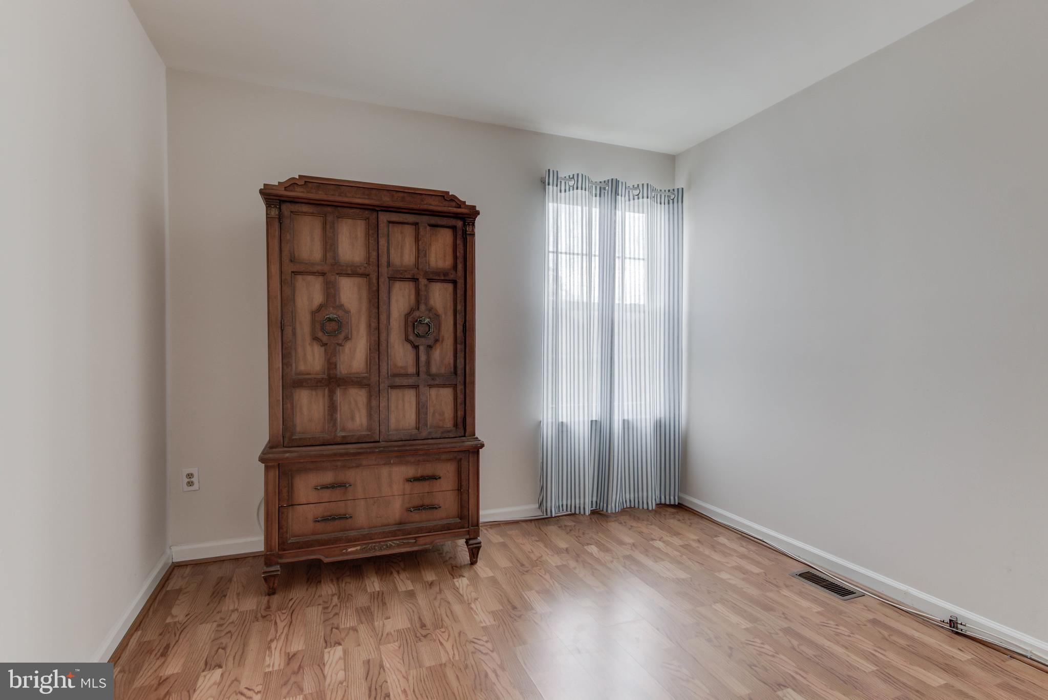 YORKTOWN - Residential