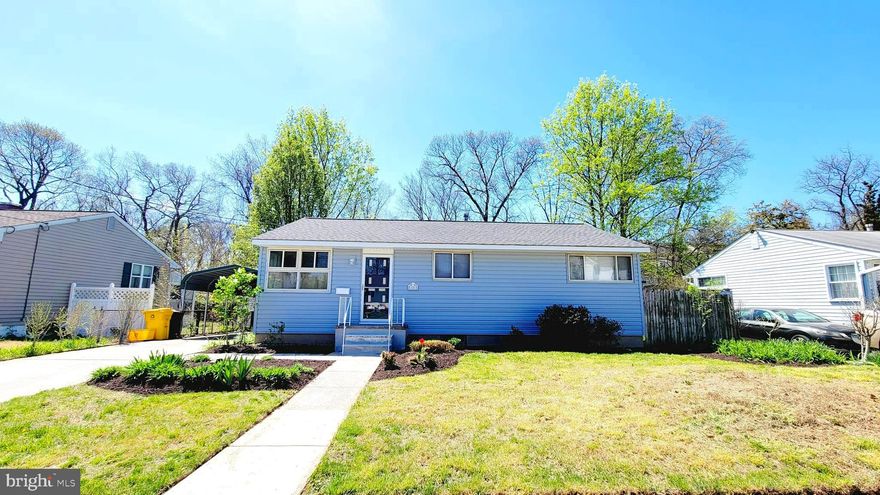 Beautifully renovated rancher with over 2000sf of living space!  Features Harwood floors on the main level, brand new kitchen including all new stainless steal appliances.  Large sunroom addition off the kitchen featuring vaulted ceilings, wood burning fireplace and access to your brand new deck!  Lower level has a great size rec room for entertaining, with a separate bedroom and bathroom.  Great location with close access to shopping and dining.   Don't miss out on this home! 
*Please note, house is located at 121 Main Ave SOUTH EAST.  Make sure you put the correct address in your GPS*