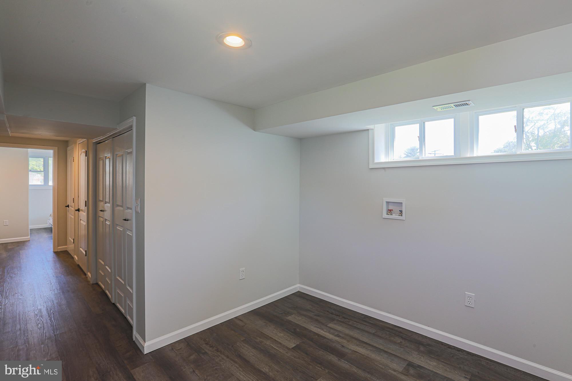 SEVEN MILE - Residential Lease