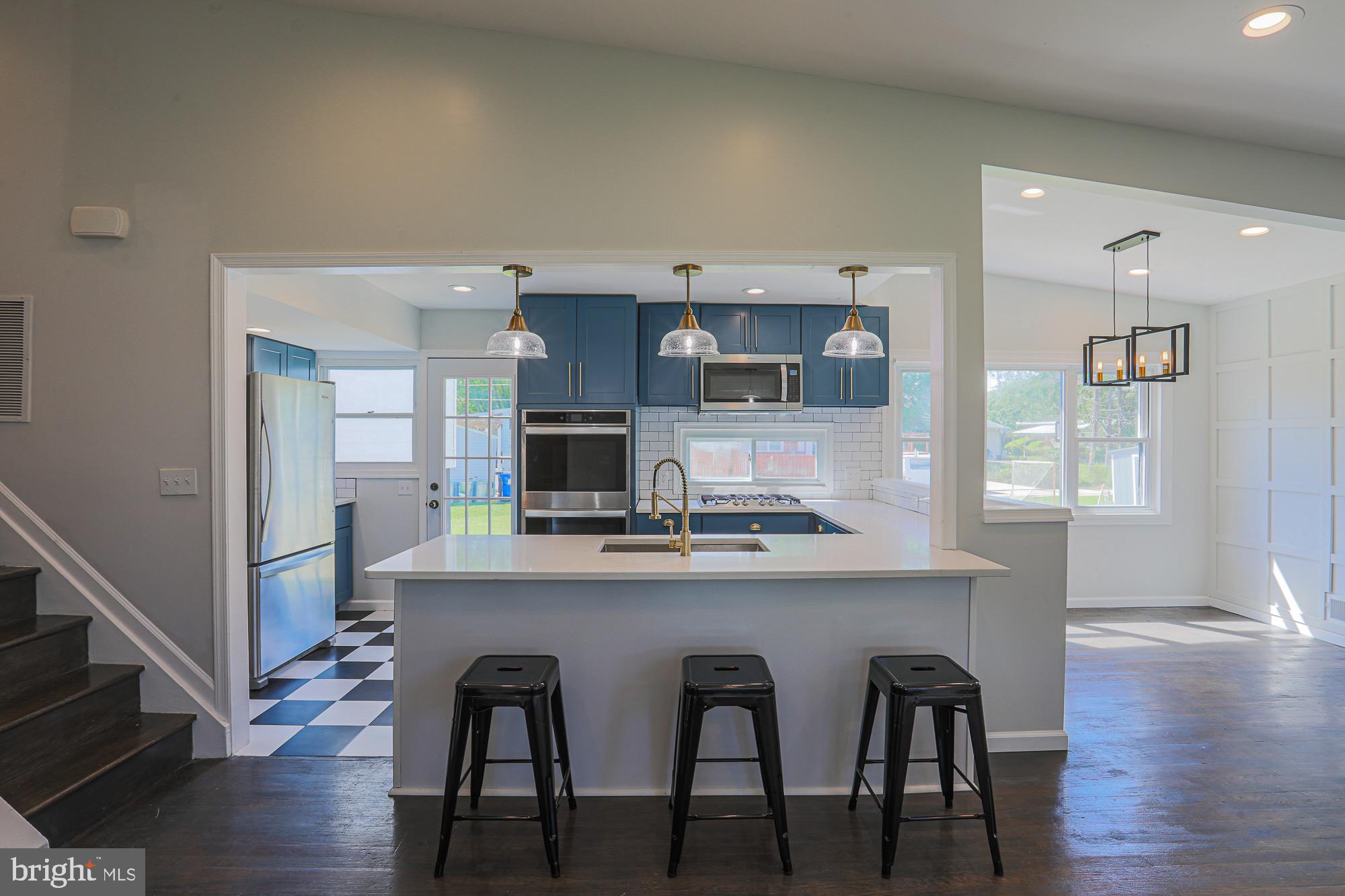 SEVEN MILE - Residential Lease