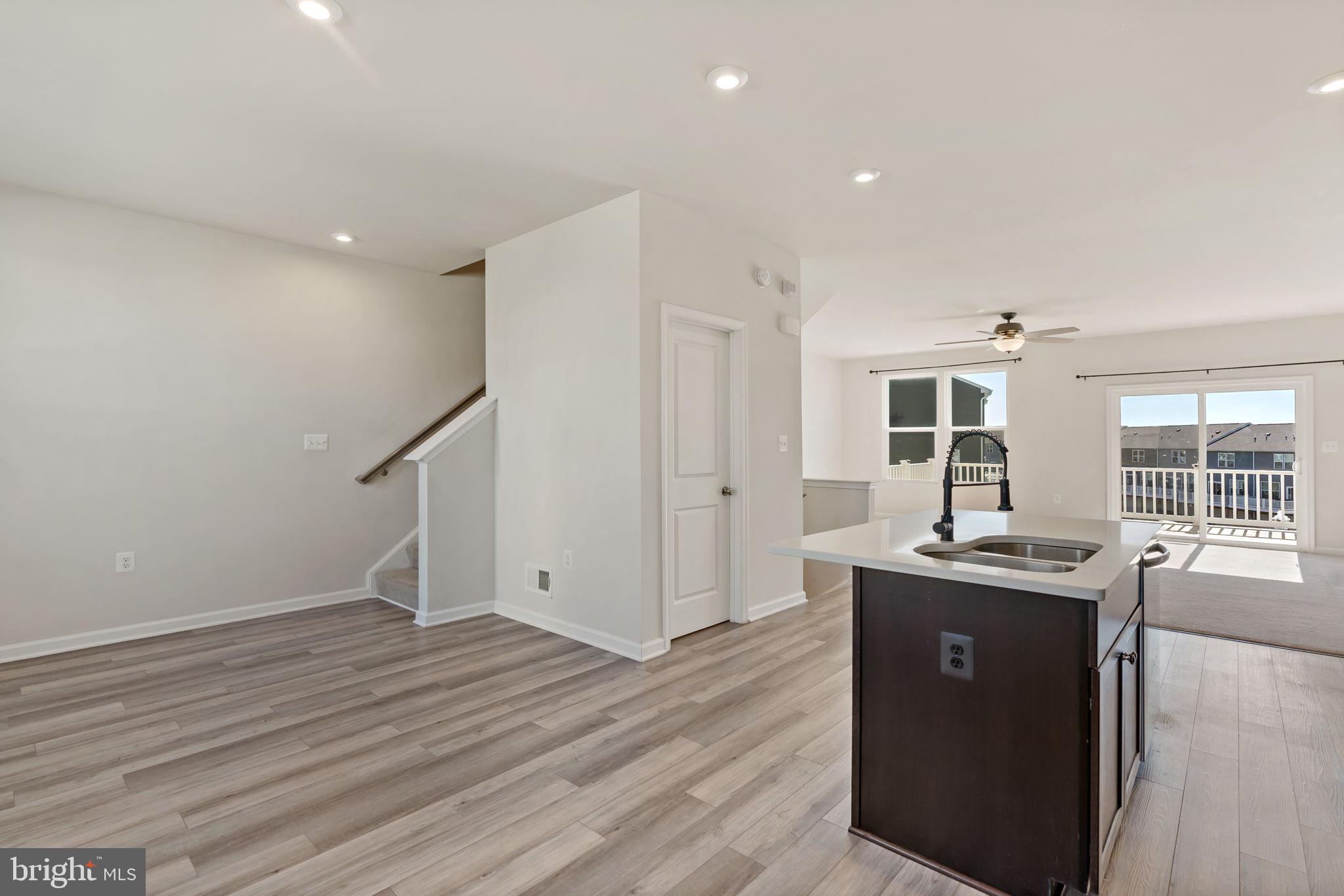 PRESIDENTS POINTE - Residential Lease