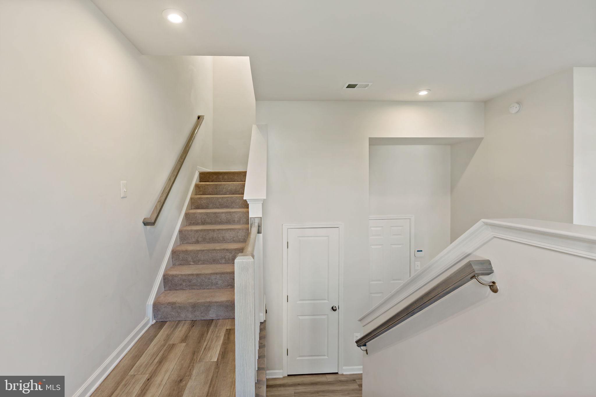 PRESIDENTS POINTE - Residential Lease