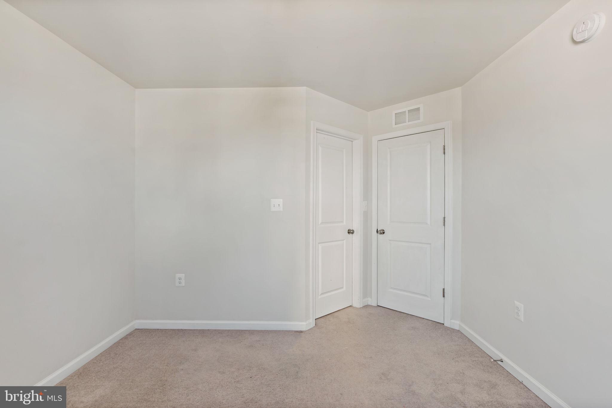 PRESIDENTS POINTE - Residential Lease