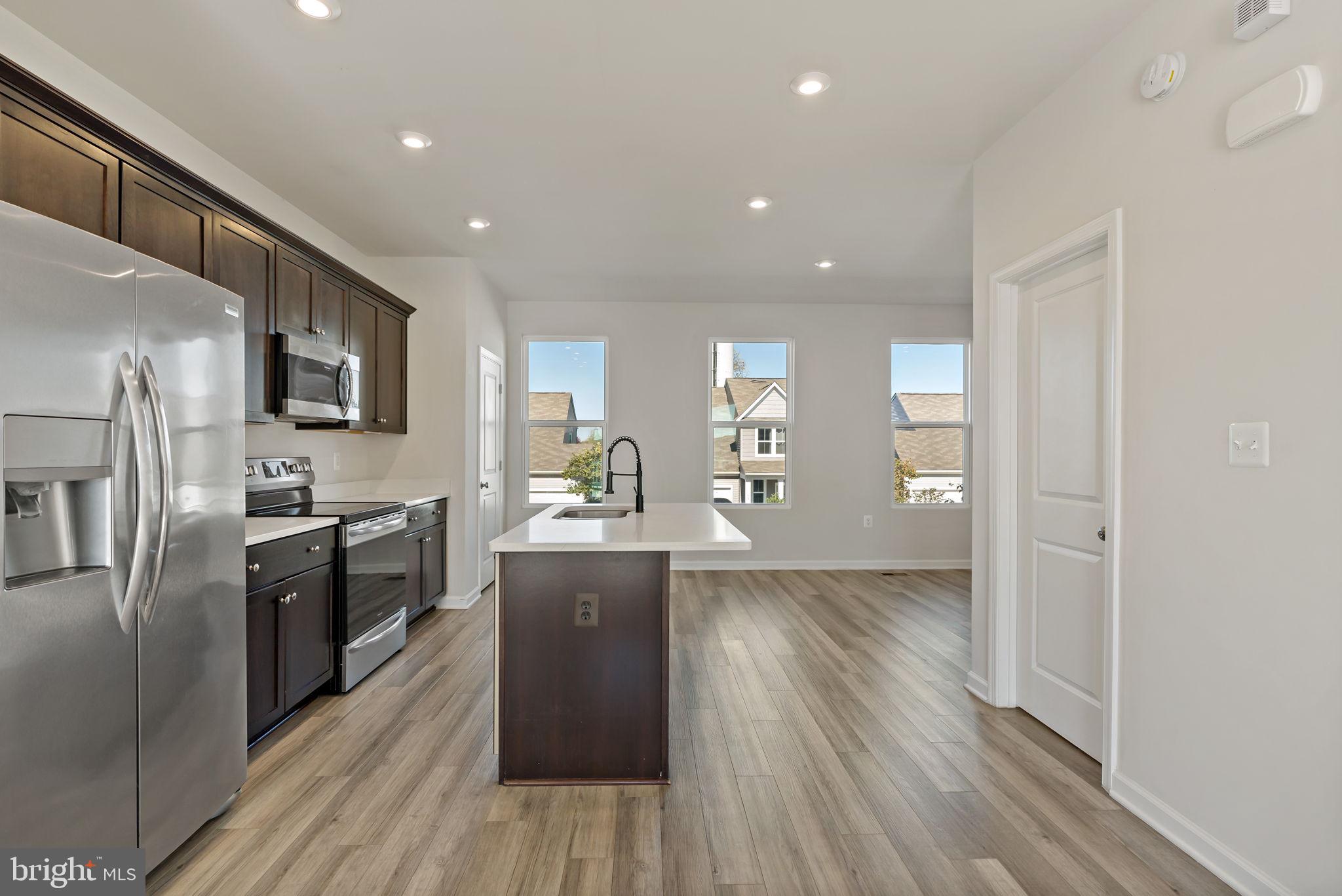 PRESIDENTS POINTE - Residential Lease