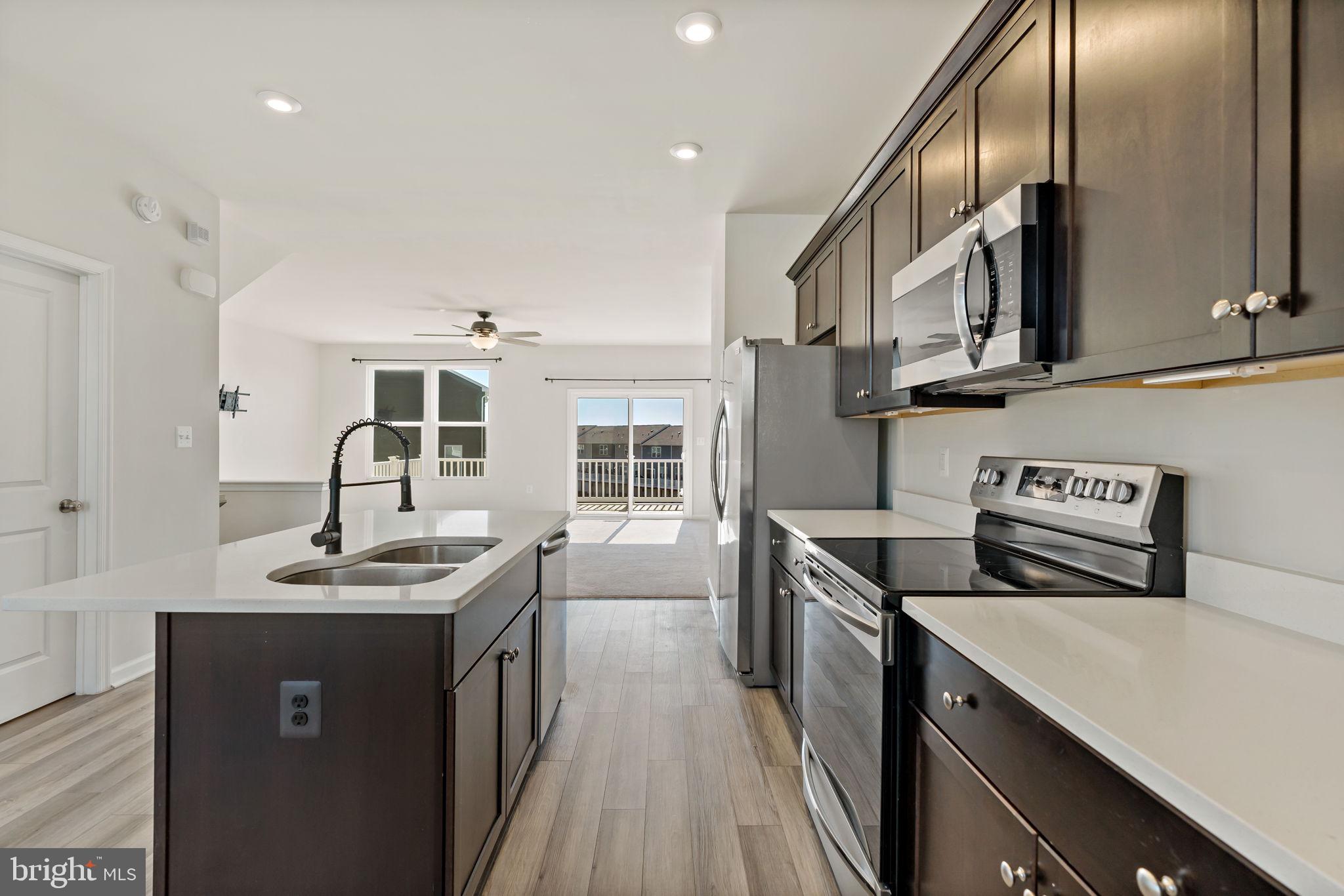 PRESIDENTS POINTE - Residential Lease