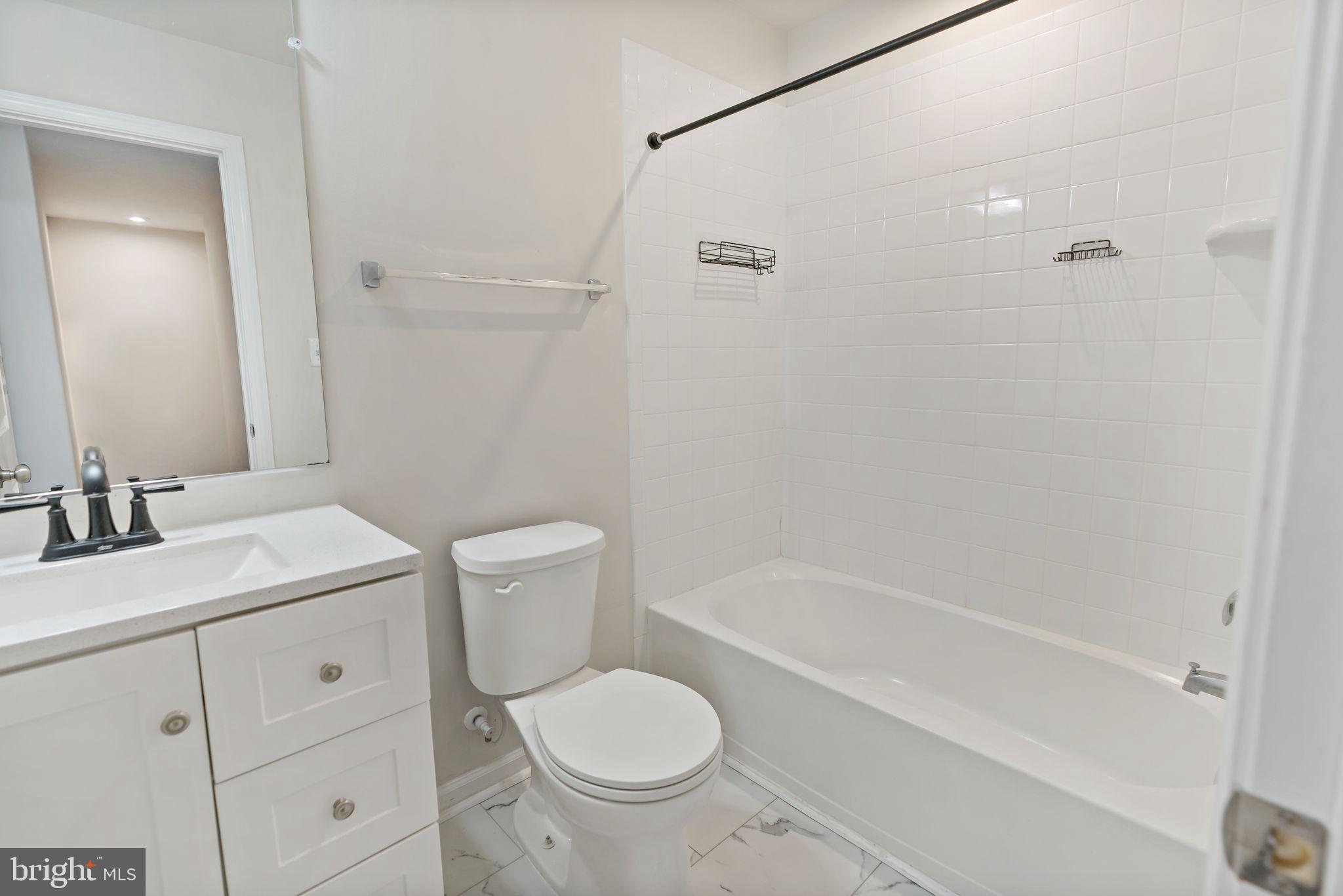 PRESIDENTS POINTE - Residential Lease