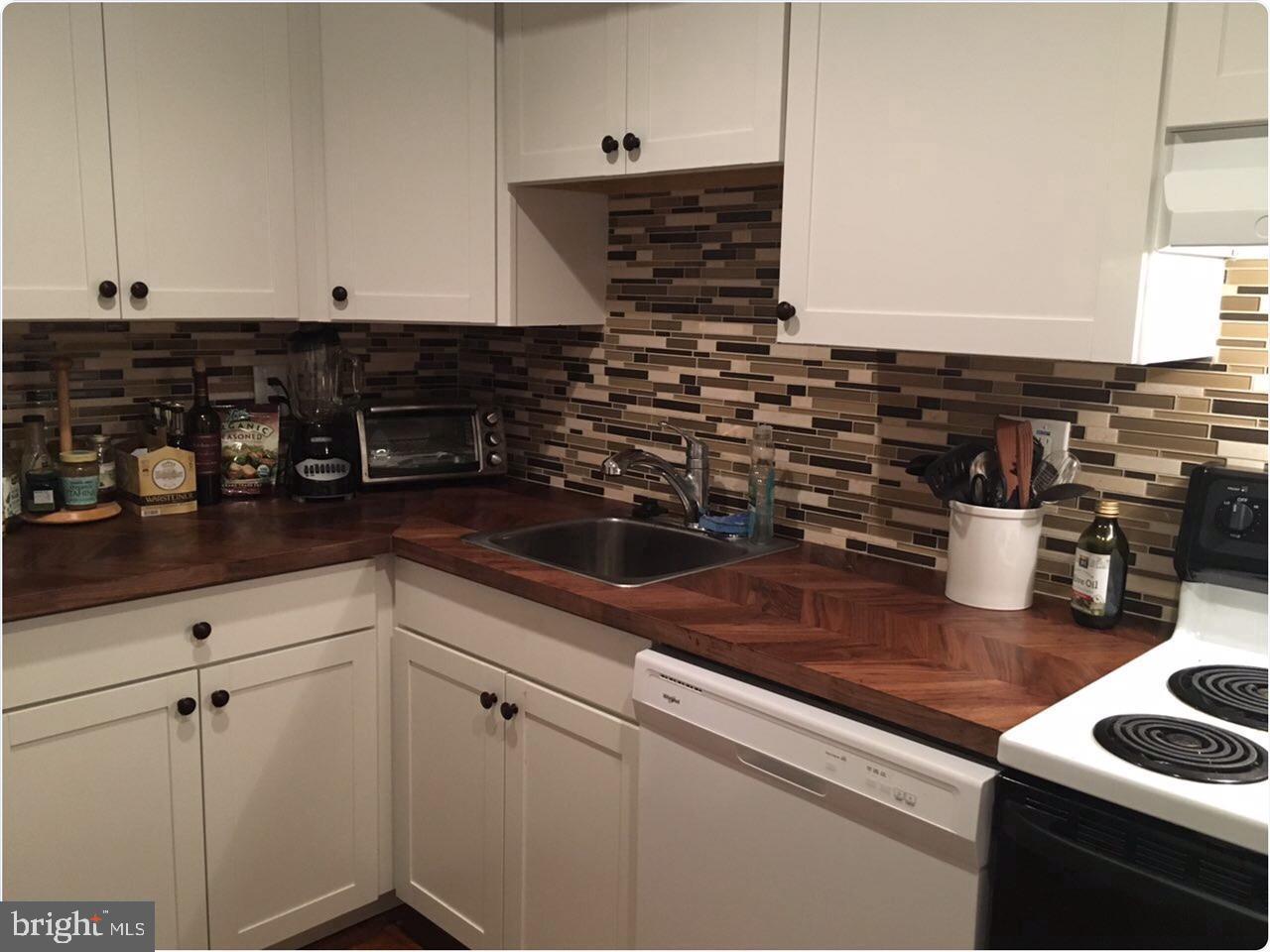 HAWTHORNE VILLAGE - Residential Lease