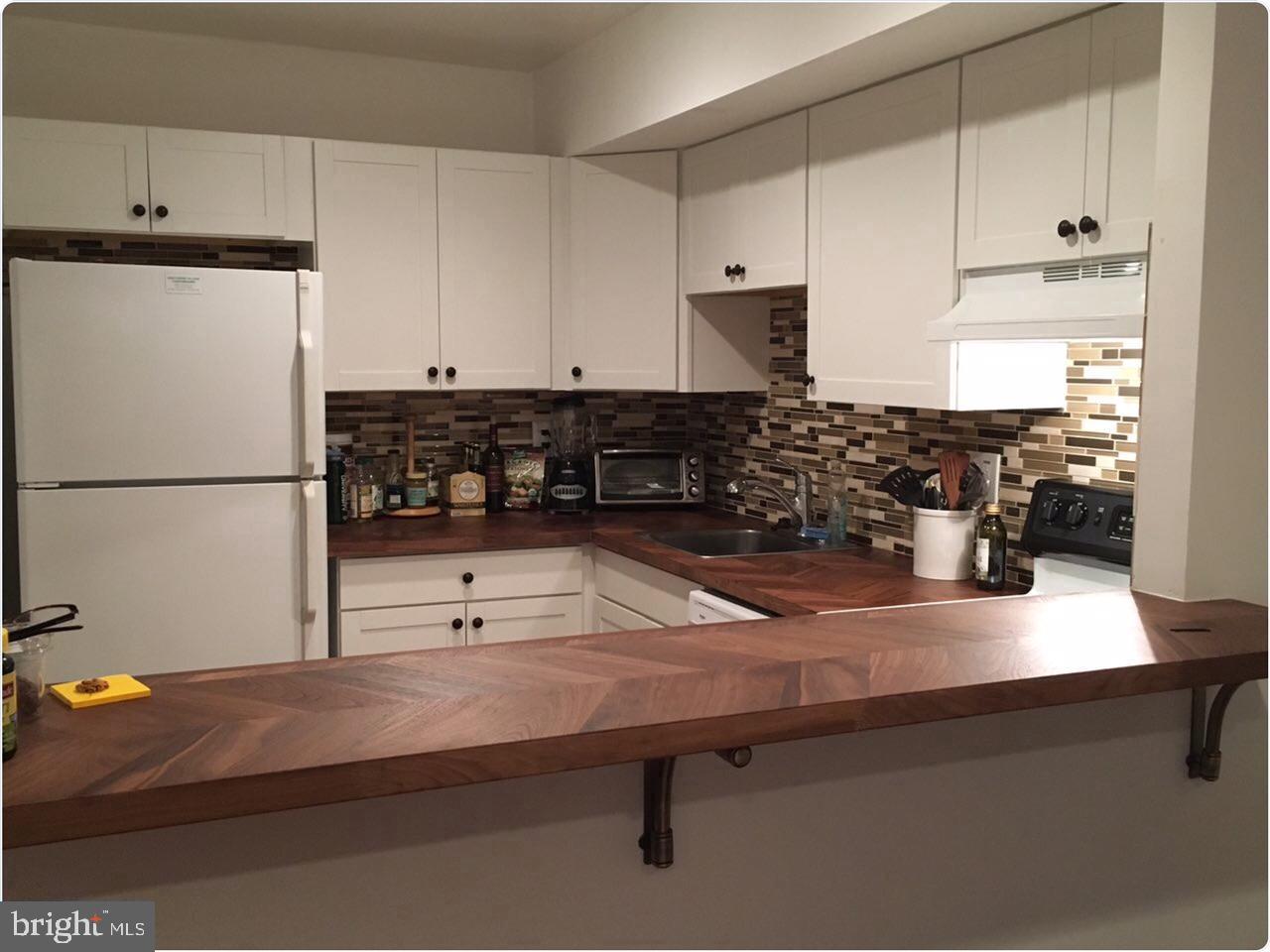 HAWTHORNE VILLAGE - Residential Lease