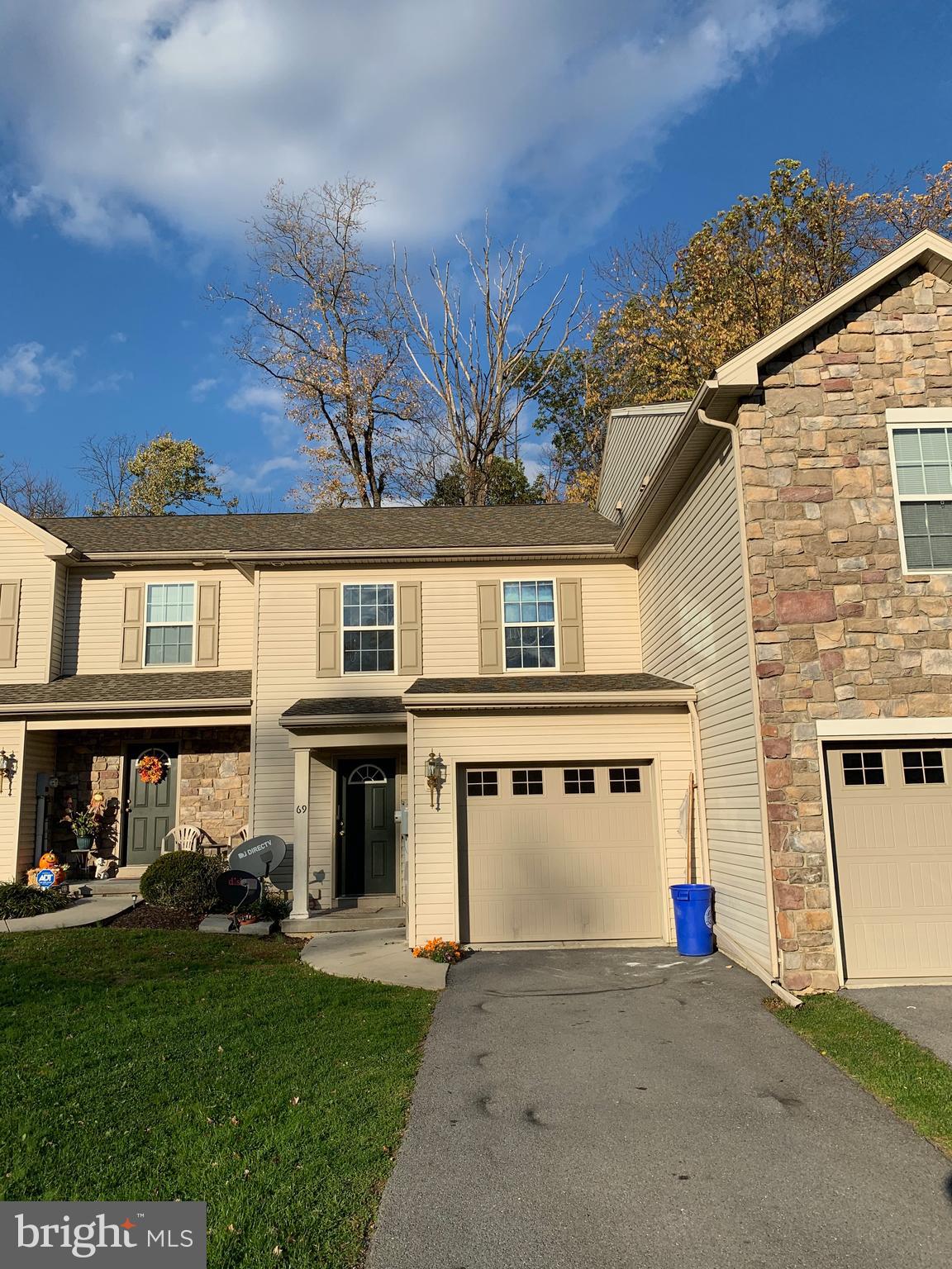 WESTWOOD HILLS - Residential Lease