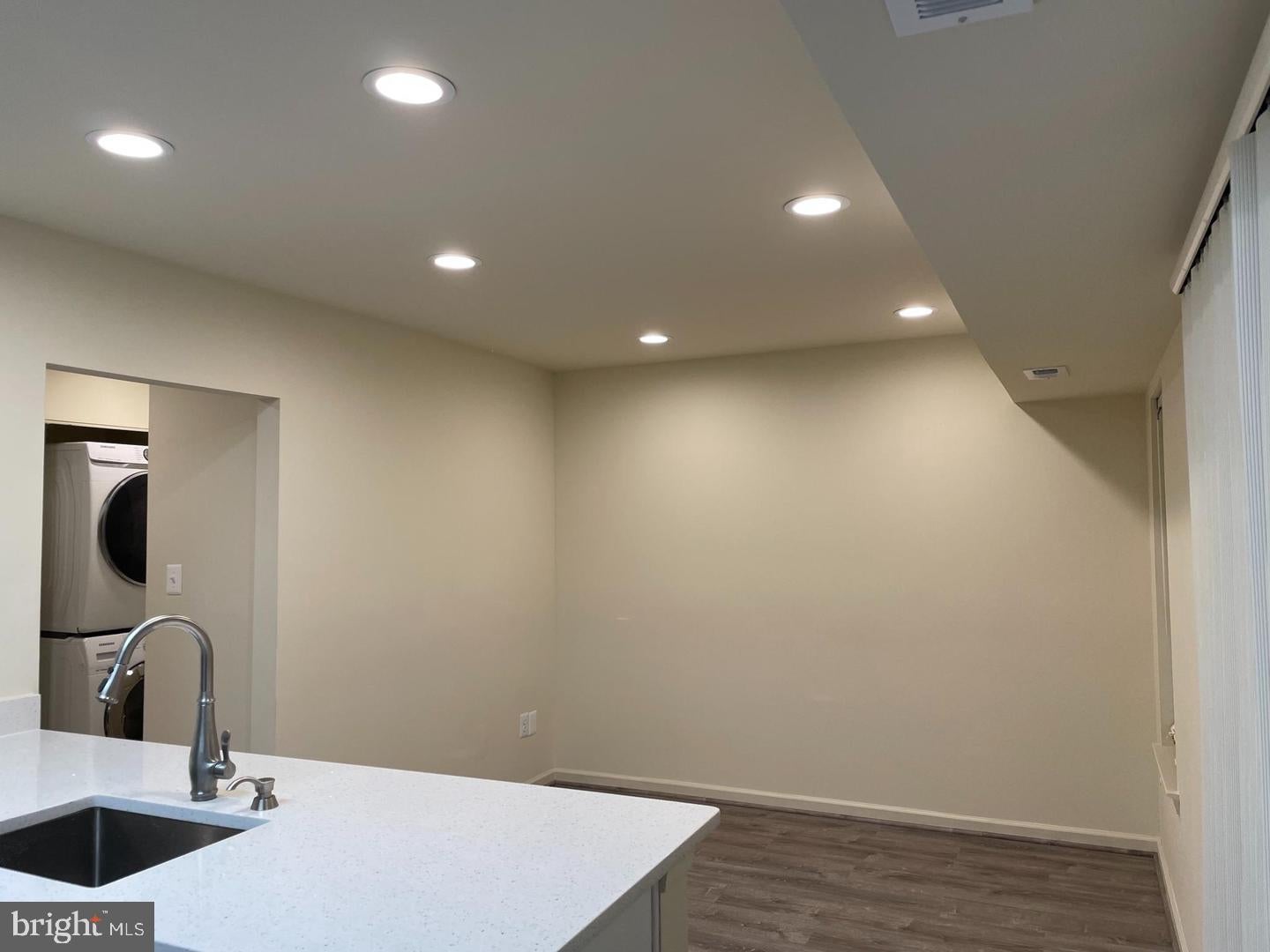 322 LANCASTER SQUARE 322