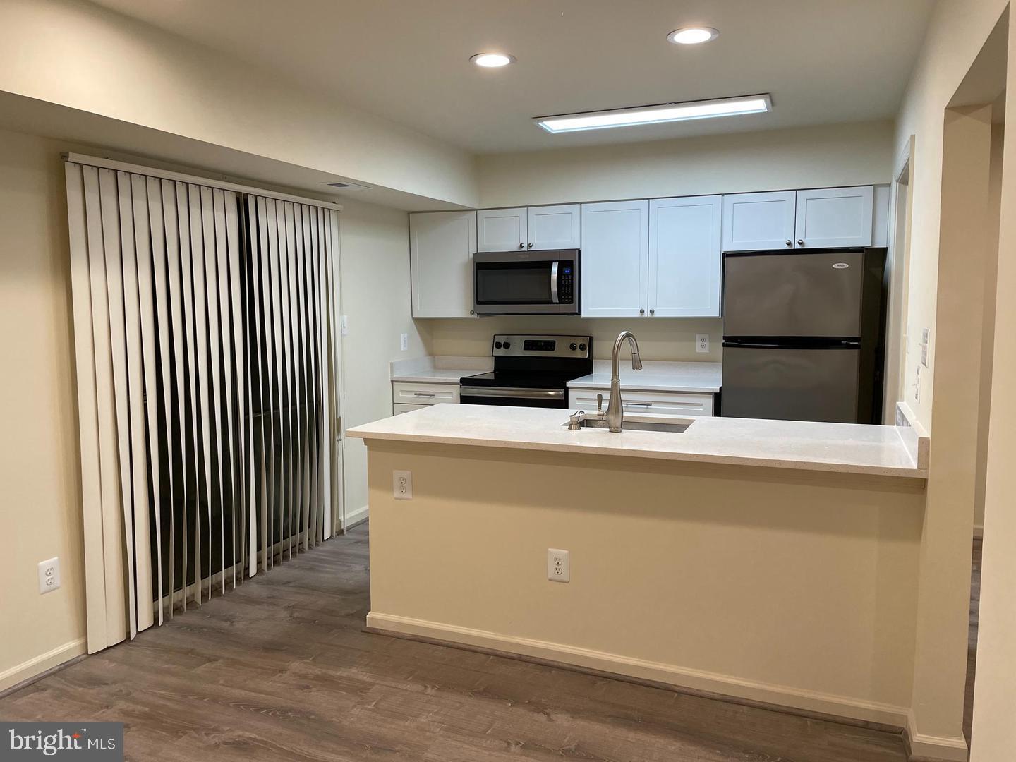322 LANCASTER SQUARE 322
