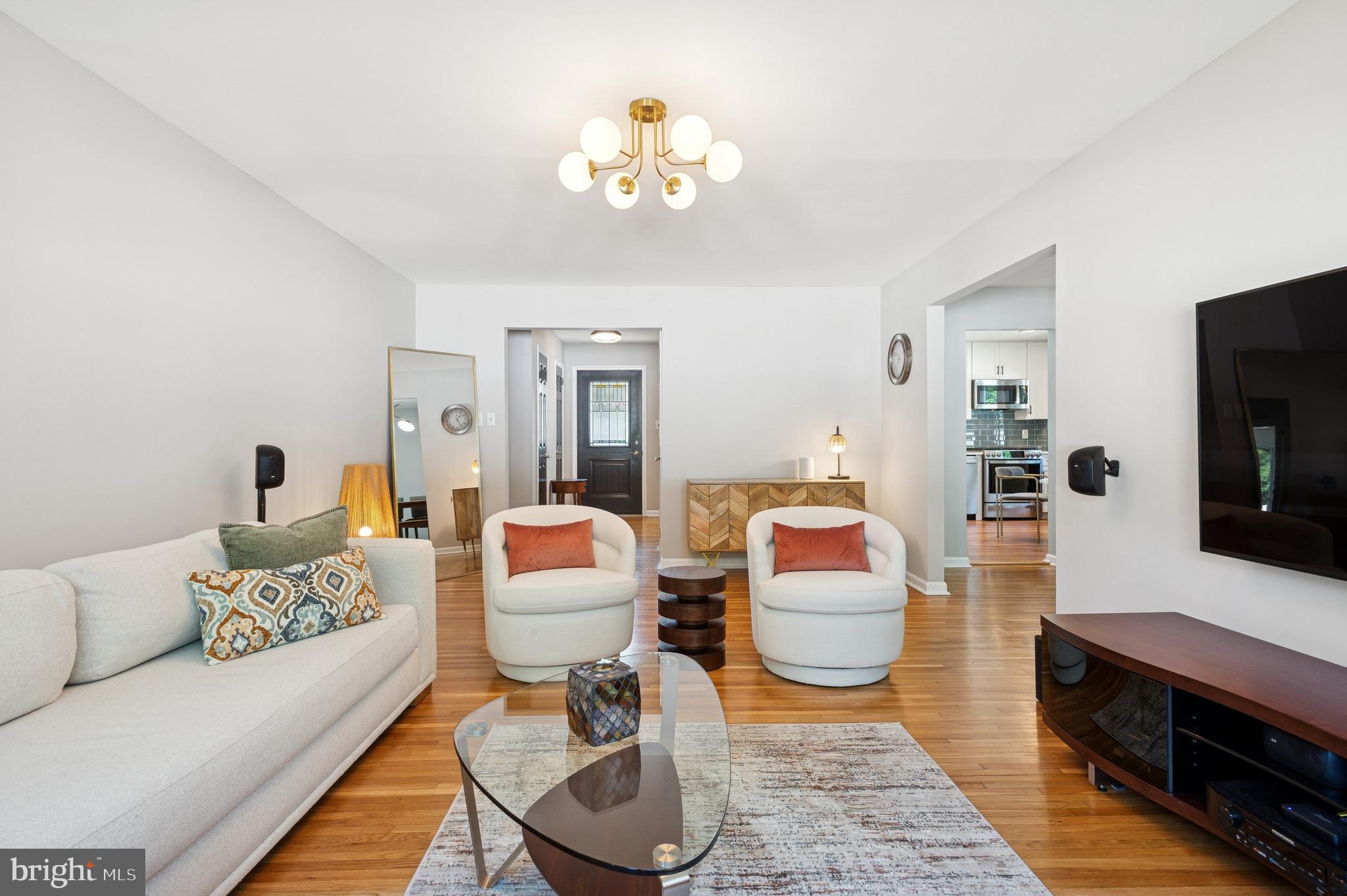 6 HILLSDALE ROAD