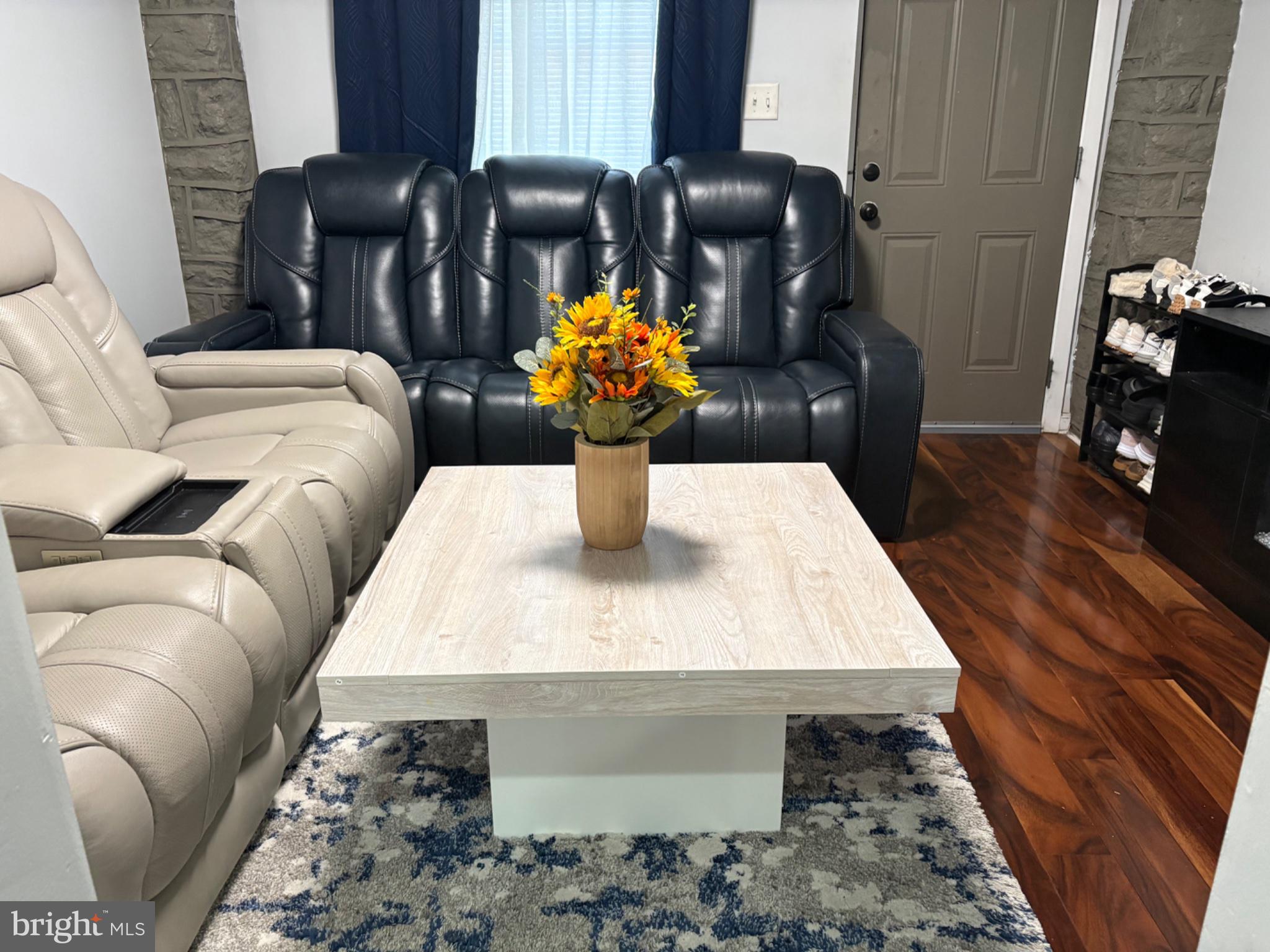 6116 OXFORD STREET W