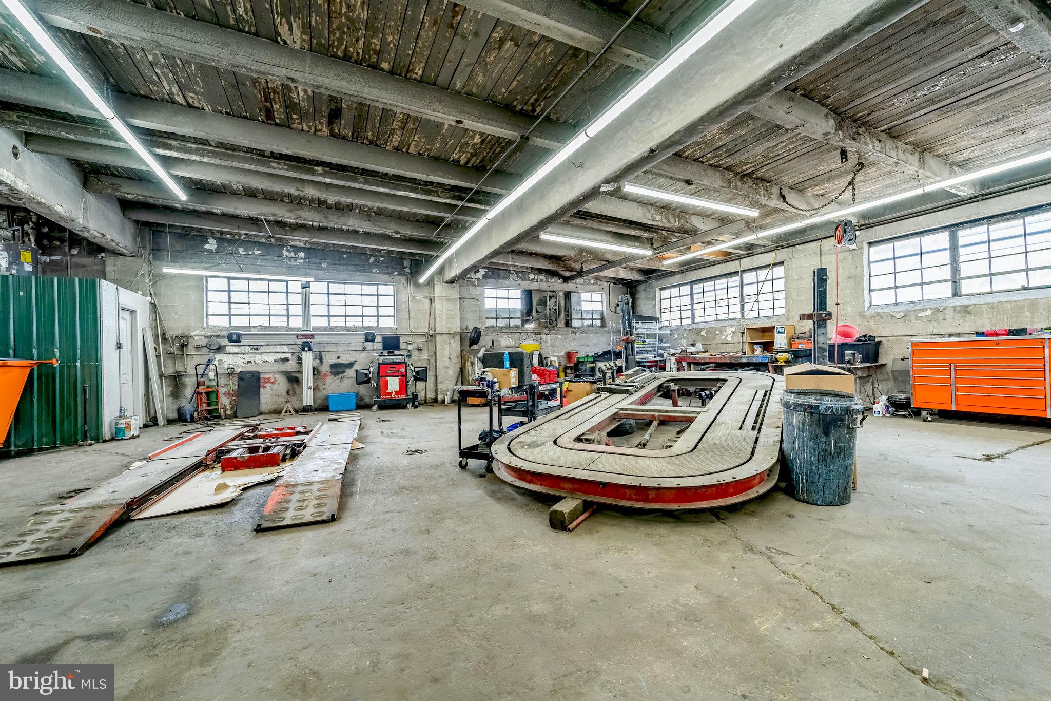 BELAIR-EDISON - Commercial Sale