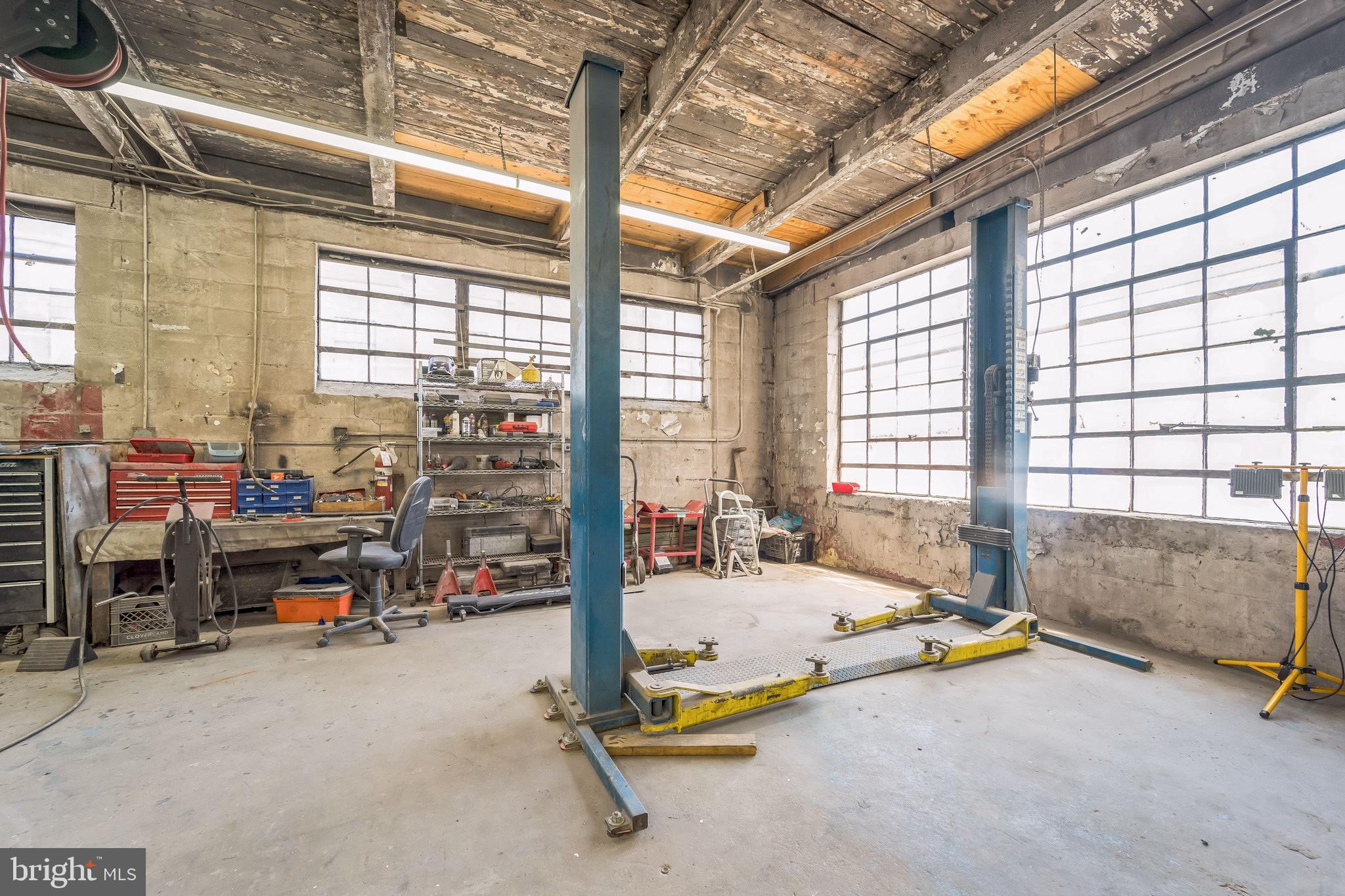 BELAIR-EDISON - Commercial Sale