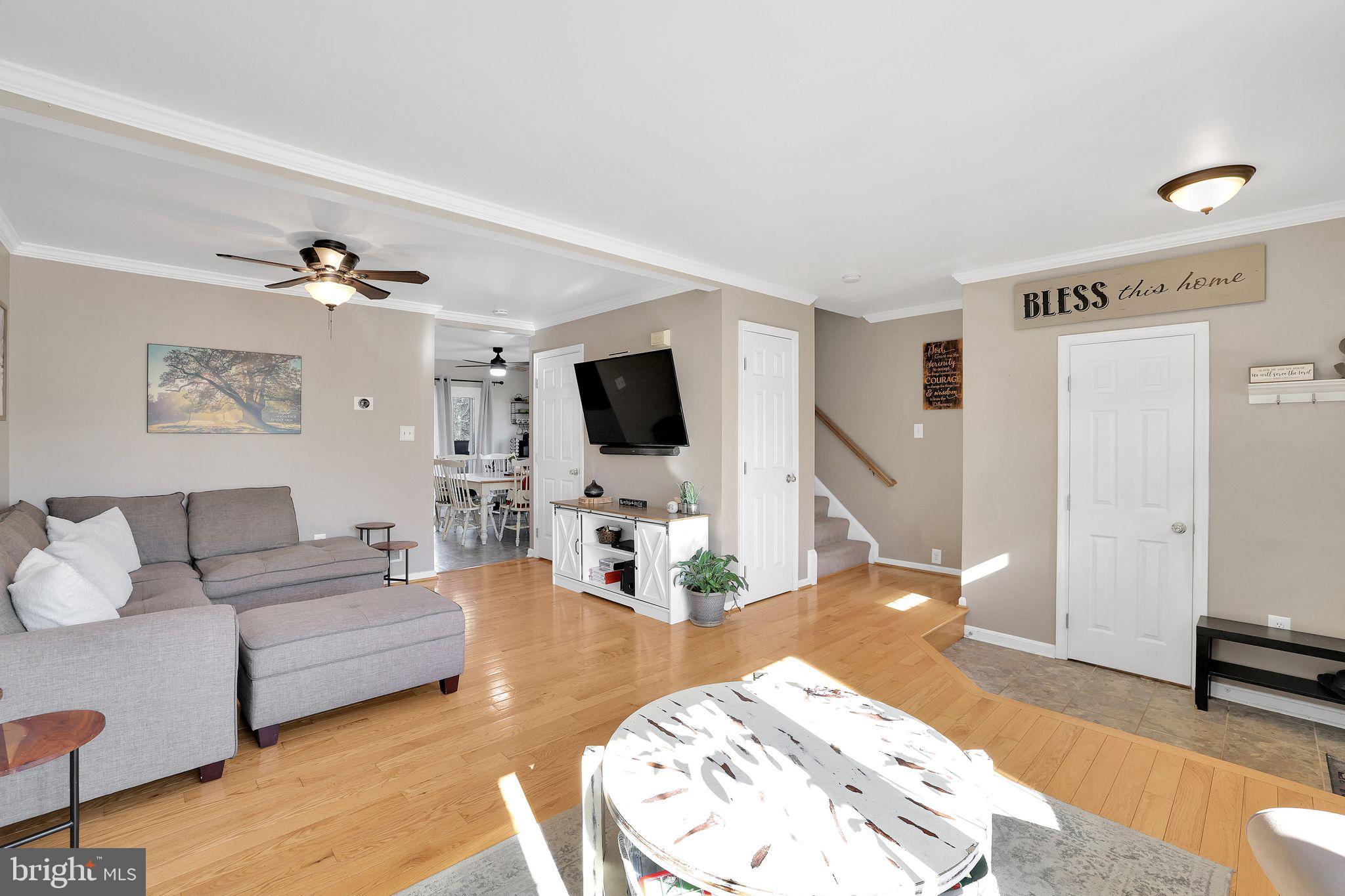 6996 VILLAGE STREAM PLACE