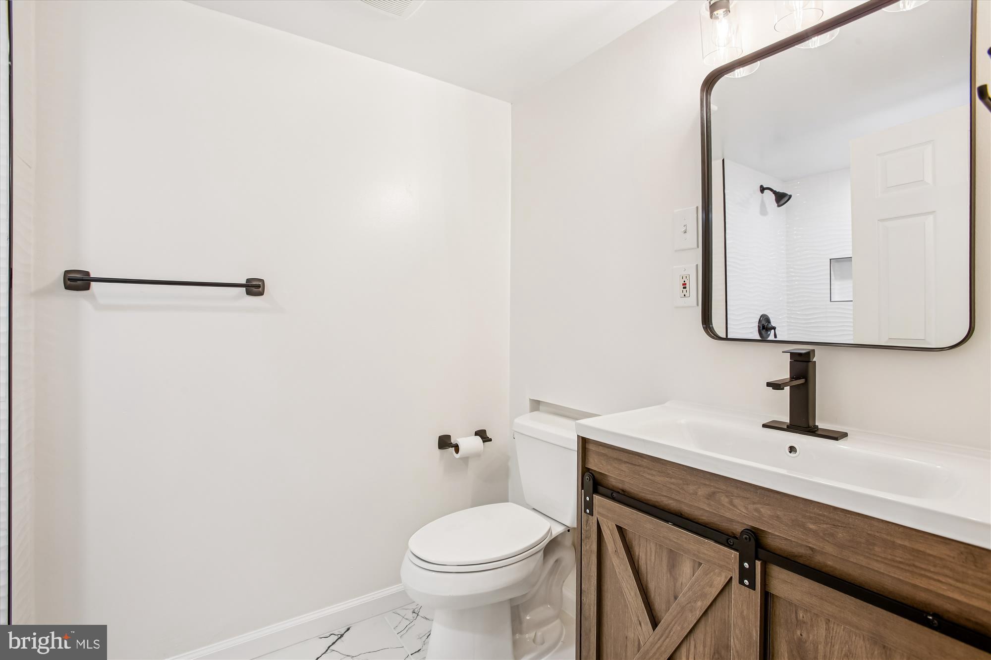 FAIRFAX VILLA - Residential Lease