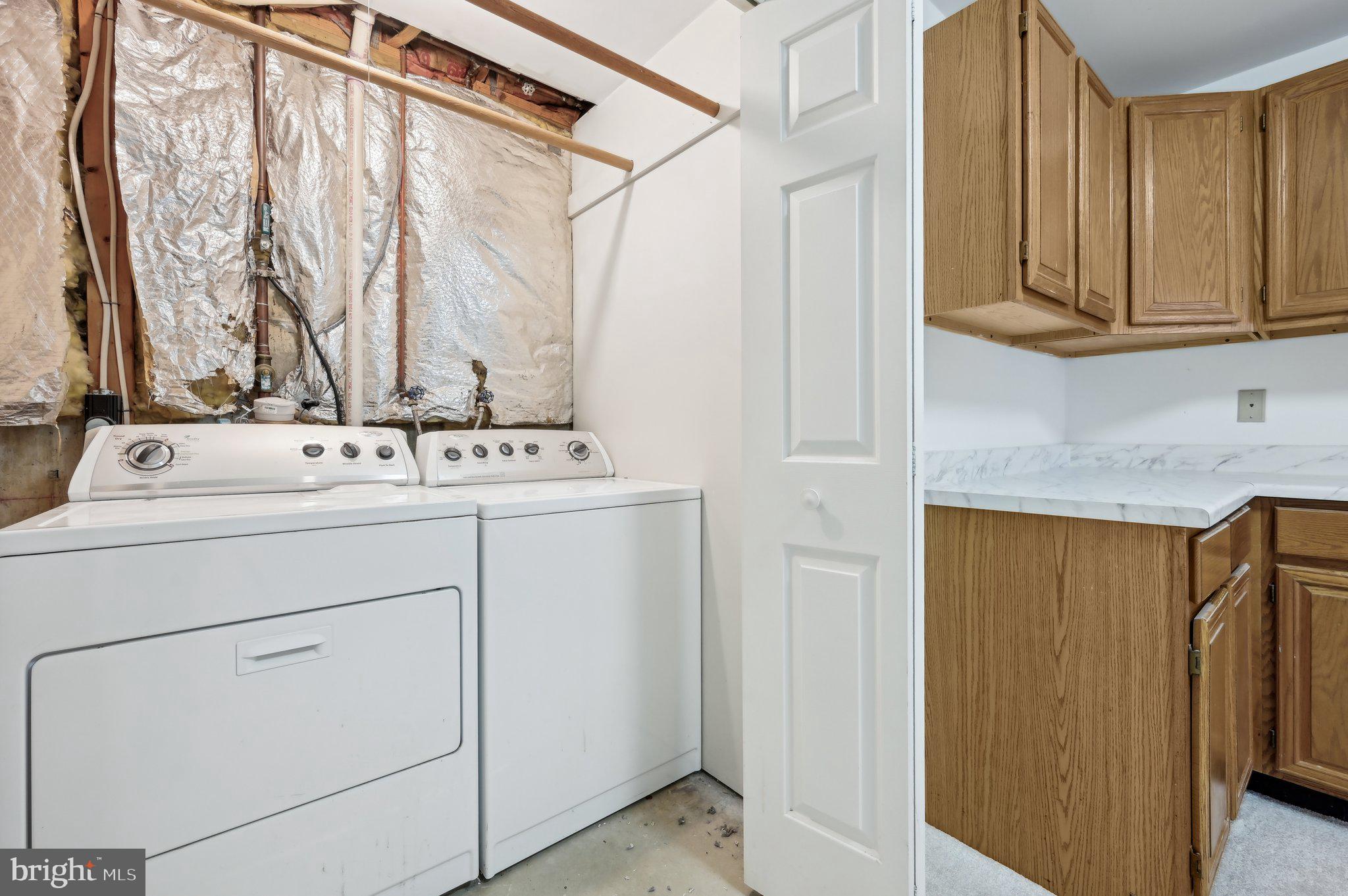 LAUREL LAKES - Residential