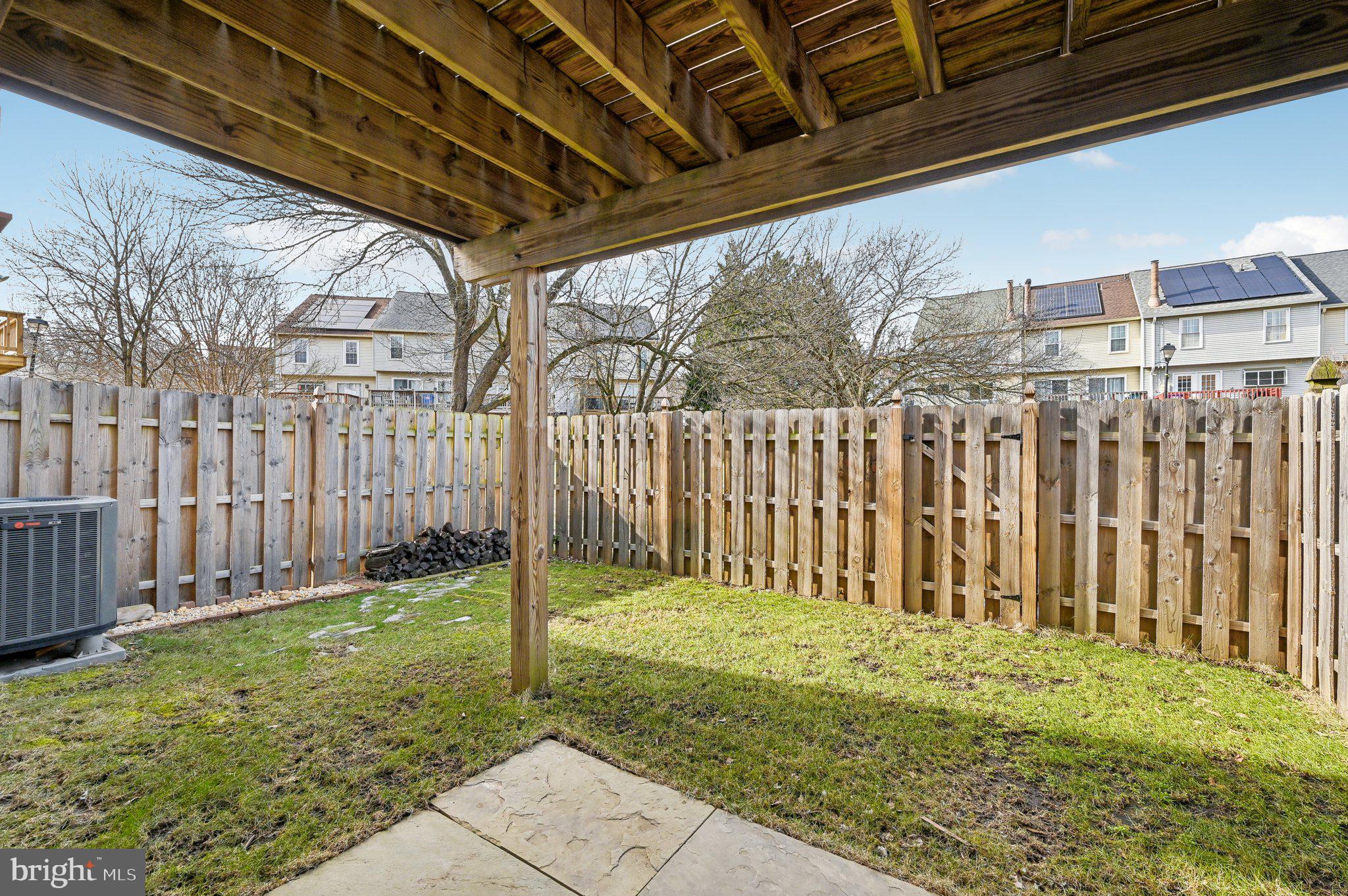 LAUREL LAKES - Residential