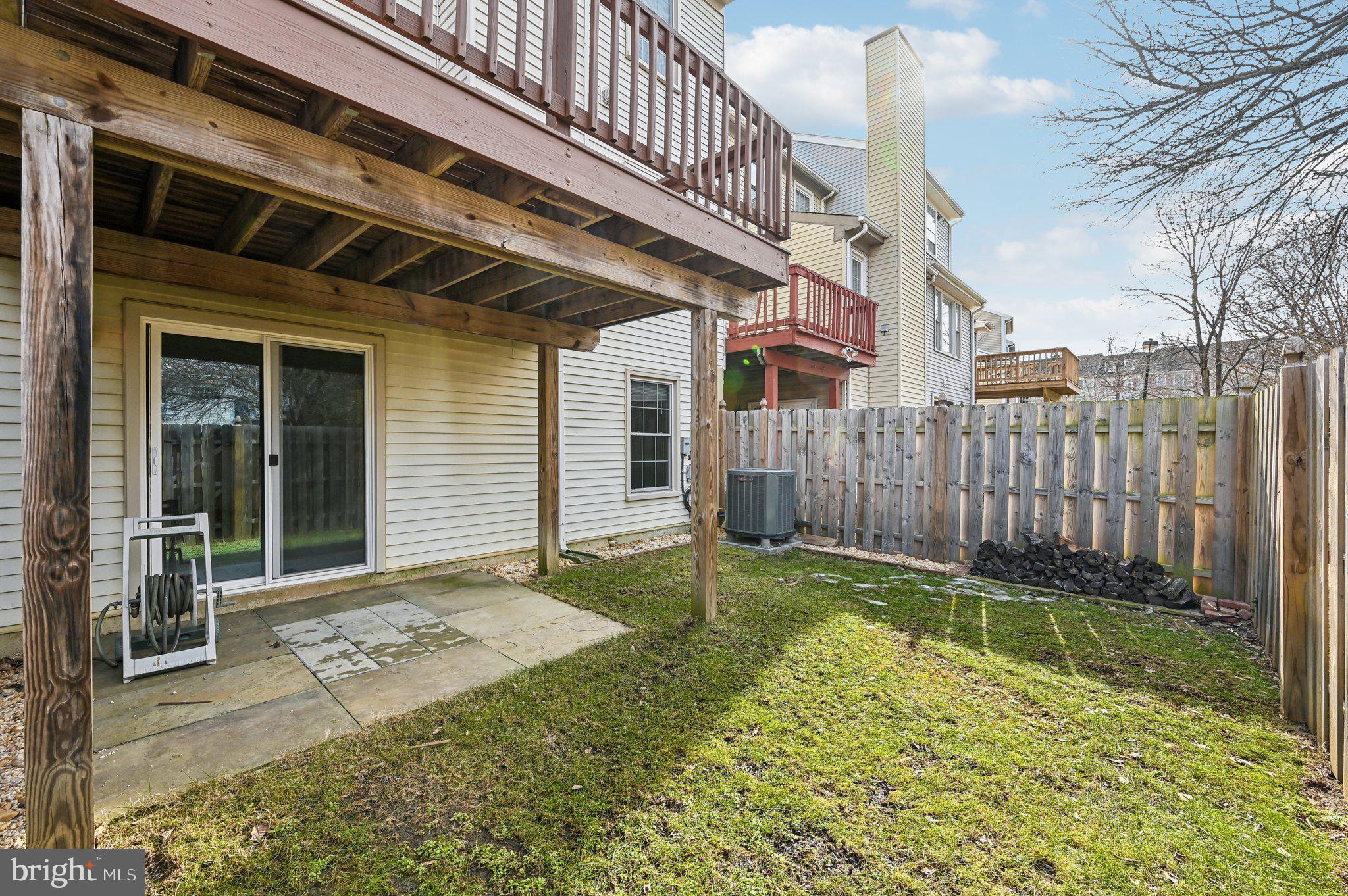 LAUREL LAKES - Residential