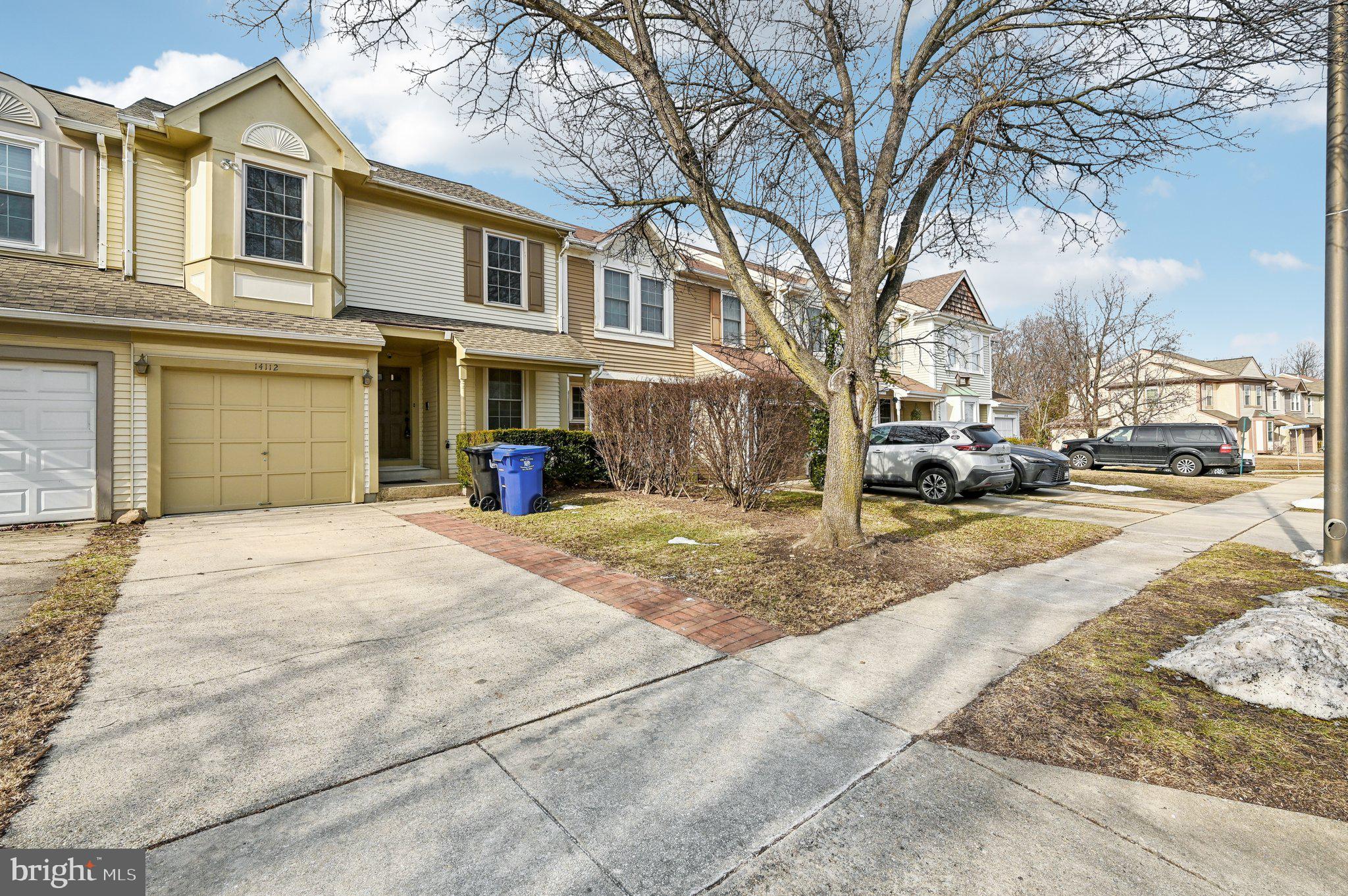 LAUREL LAKES - Residential