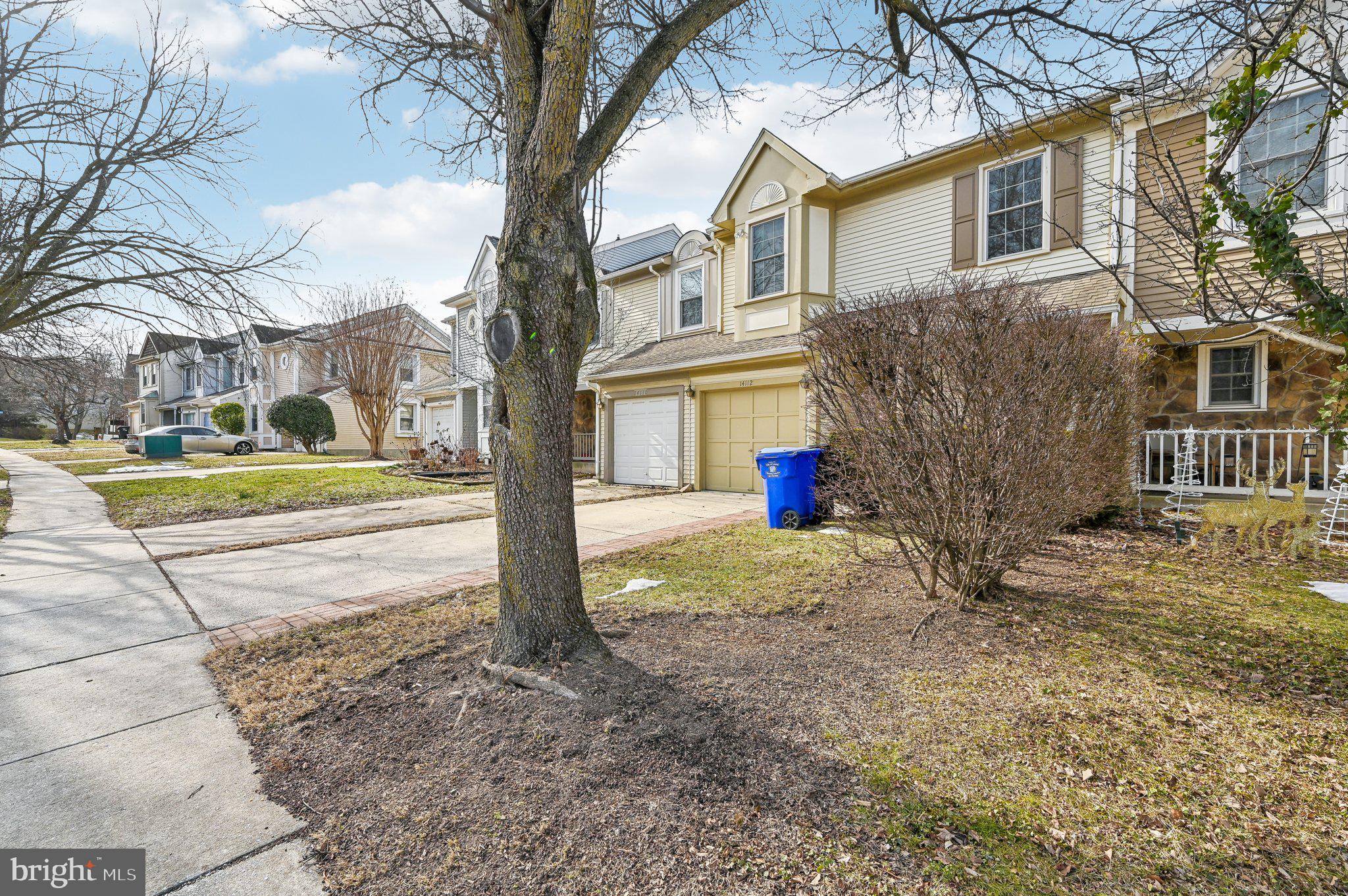 LAUREL LAKES - Residential