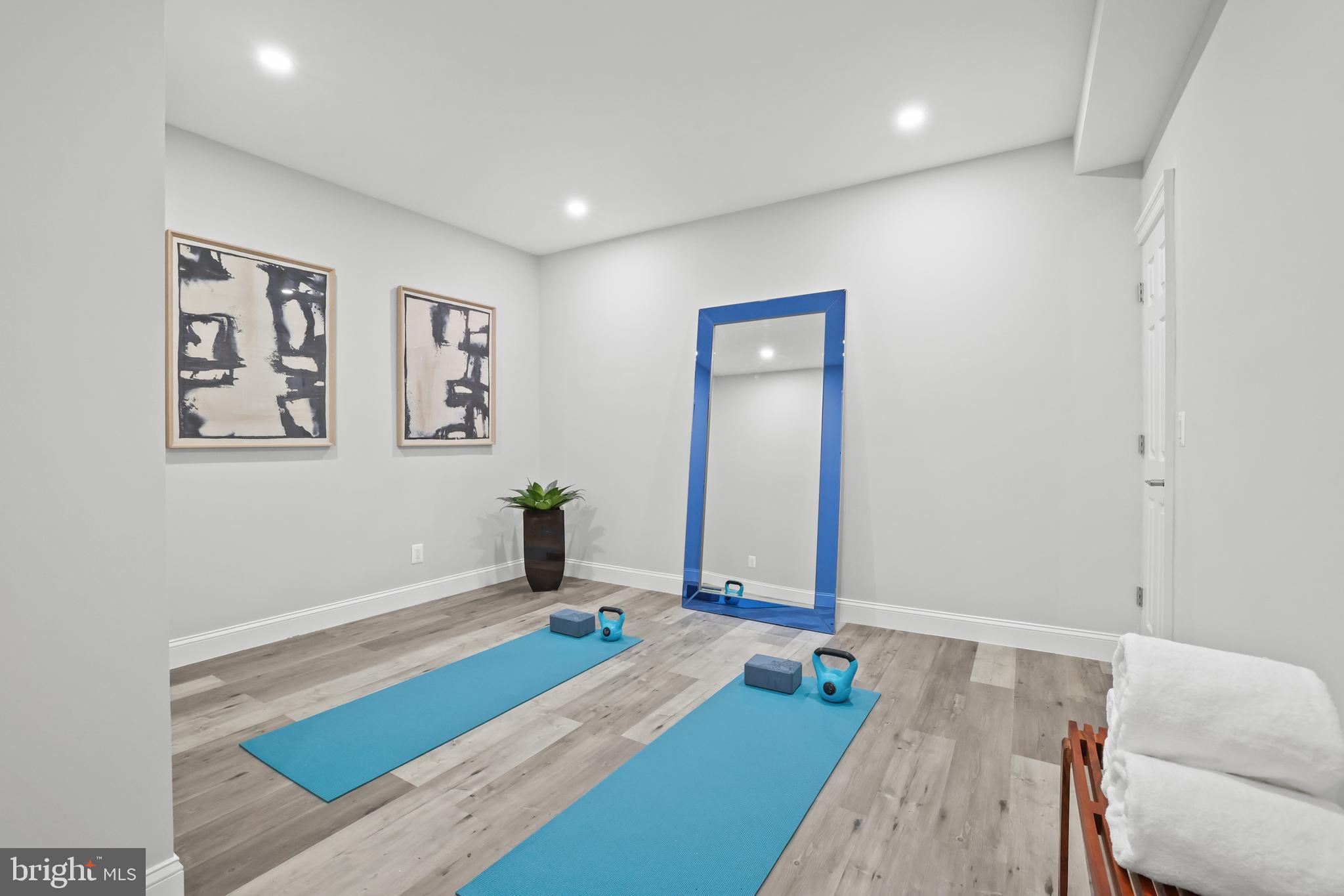 LAKE FAIRFAX ESTATES - Residential