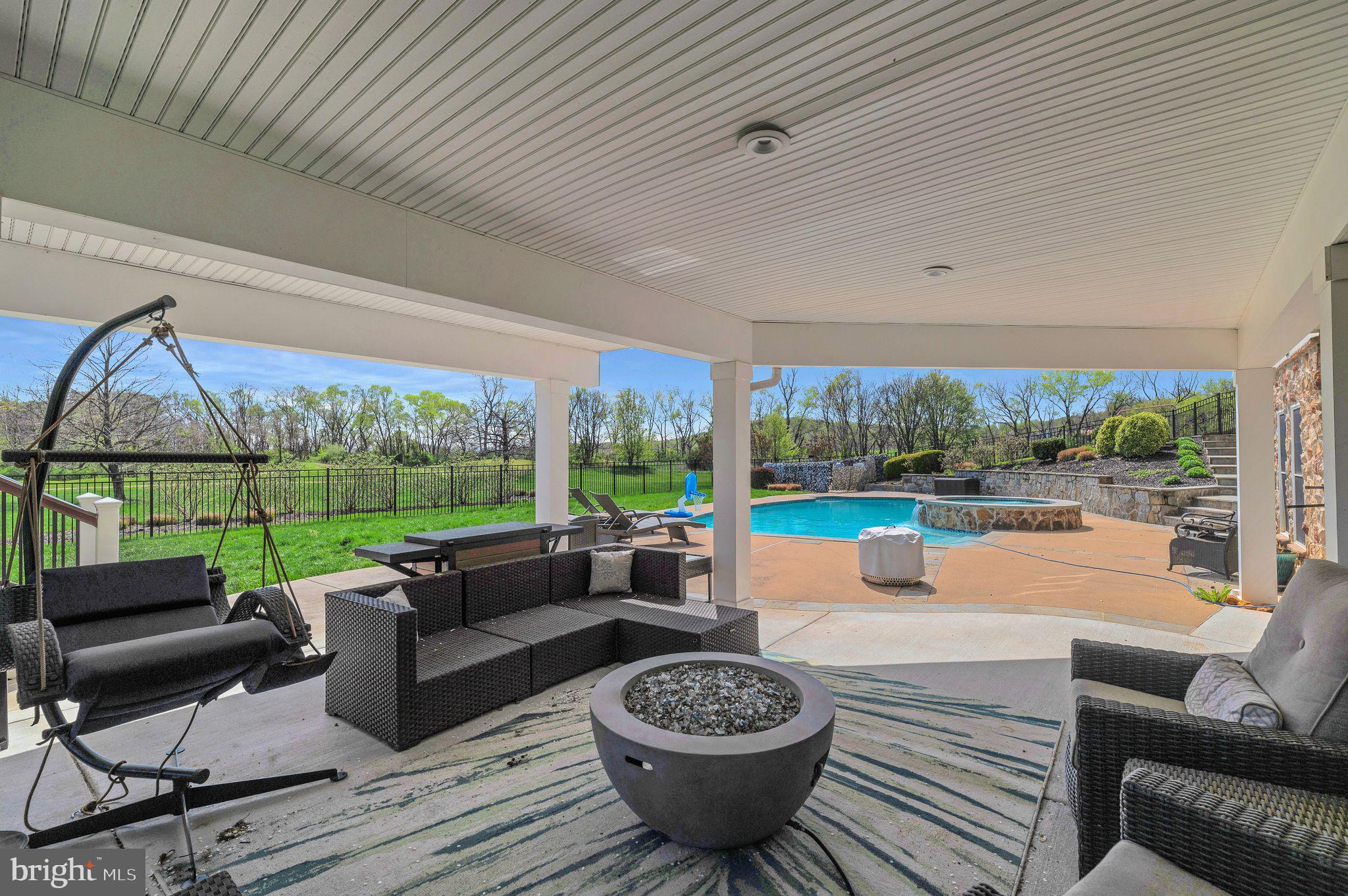 RASPBERRY FALLS - Residential