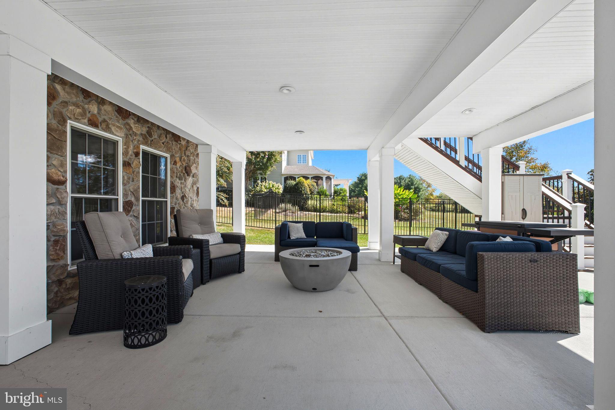 RASPBERRY FALLS - Residential