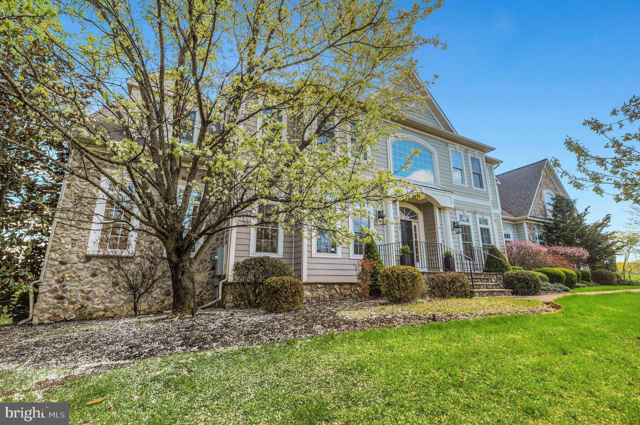 RASPBERRY FALLS - Residential