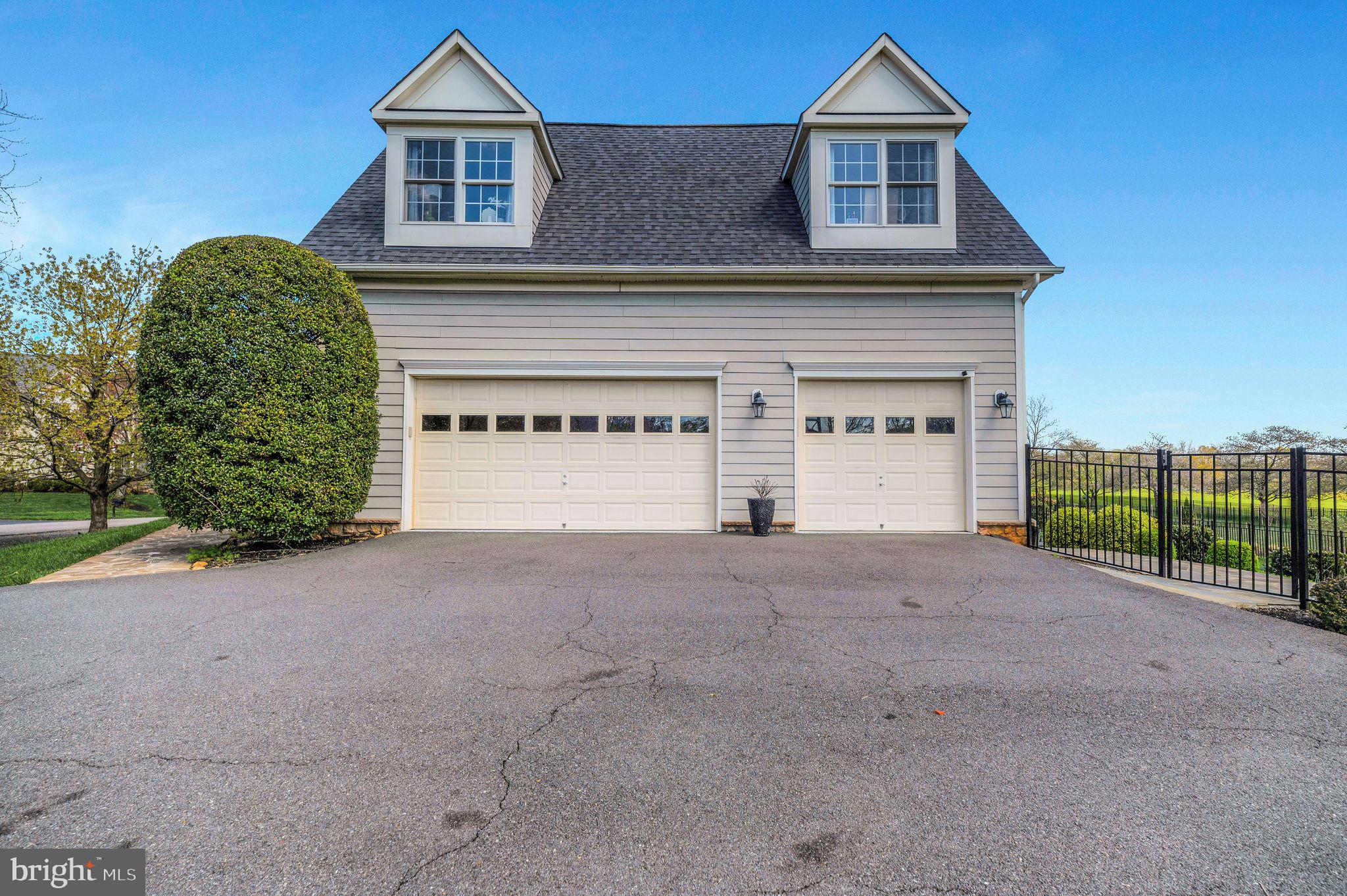 RASPBERRY FALLS - Residential