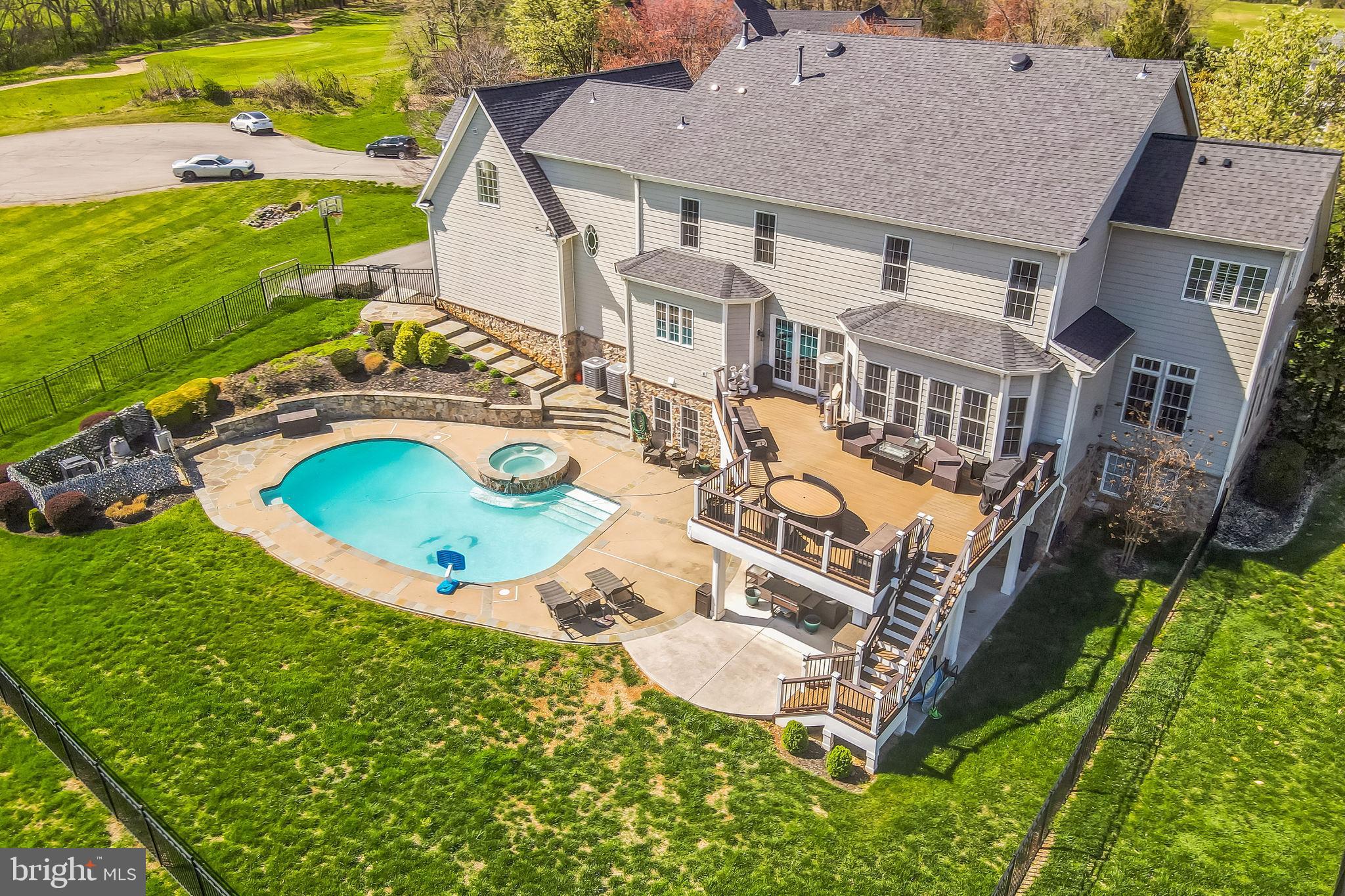 RASPBERRY FALLS - Residential