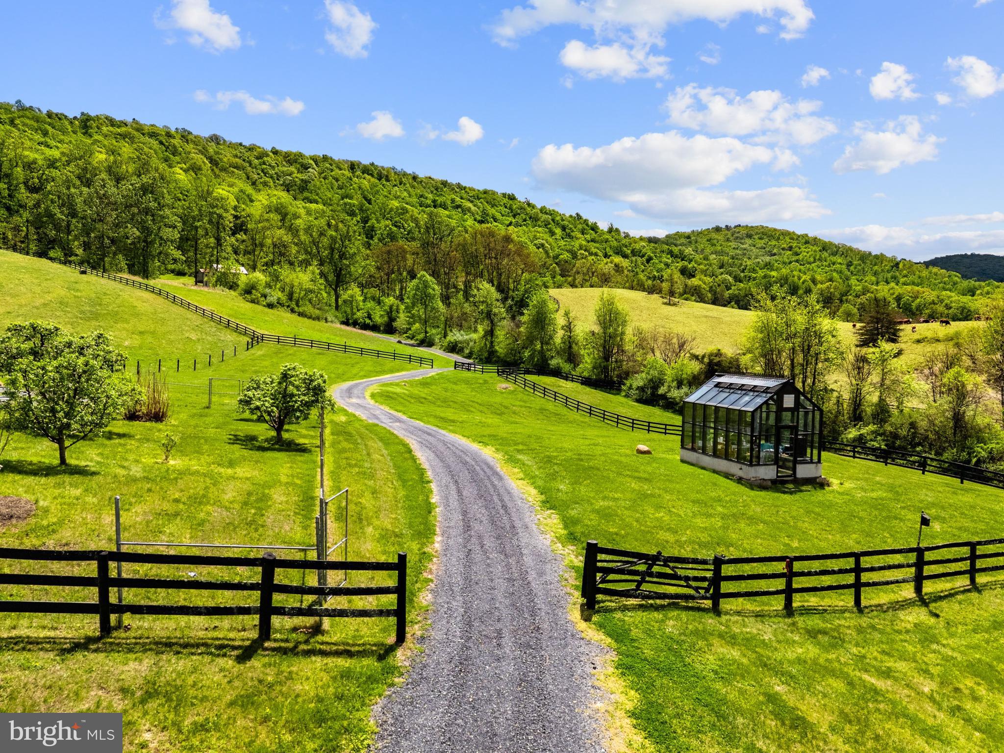 DELAPLANE MEADOWS - Residential