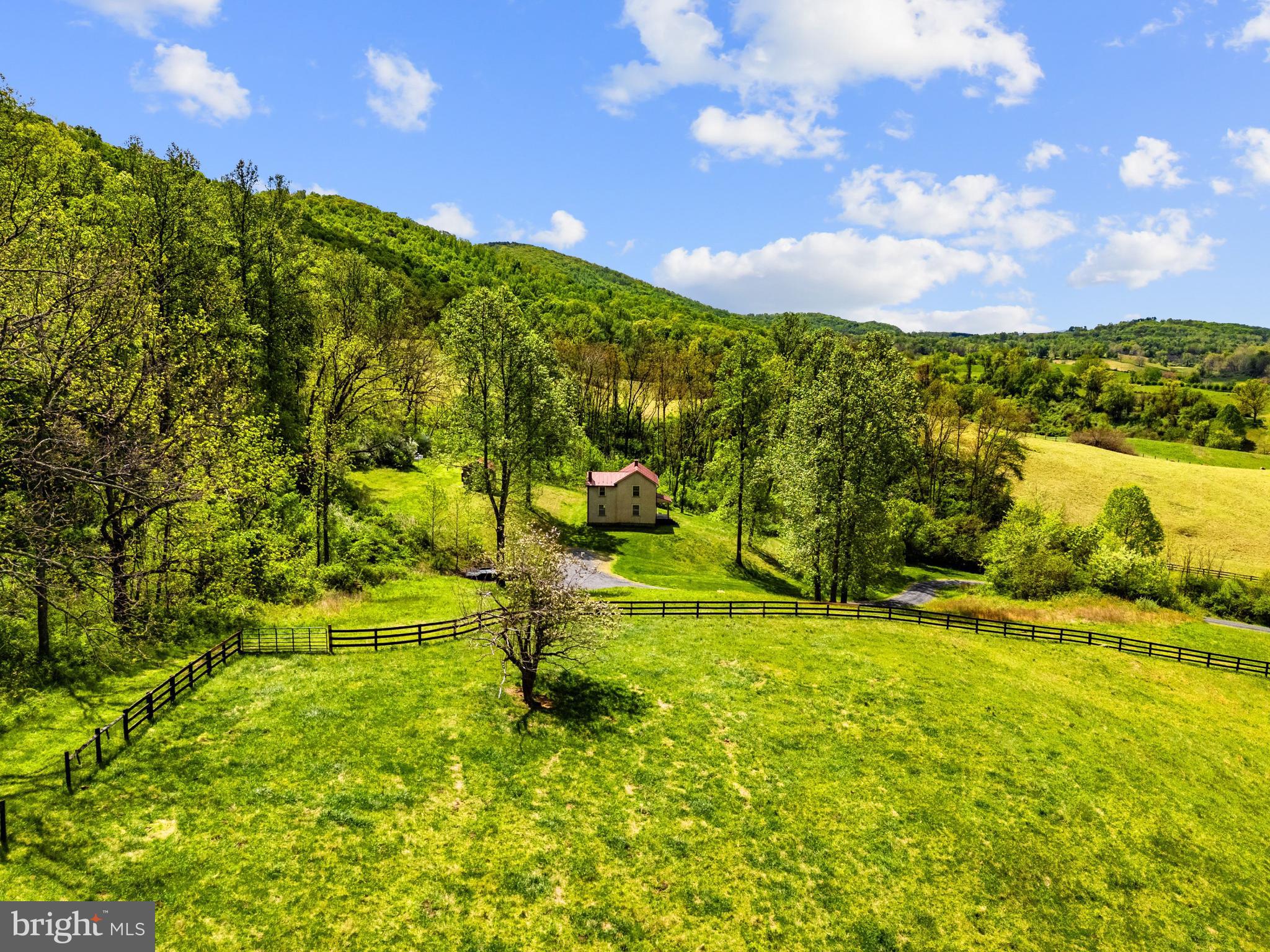 DELAPLANE MEADOWS - Residential