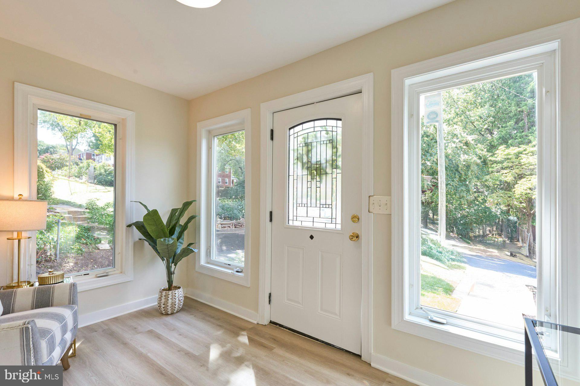 2802 FARMINGTON DRIVE