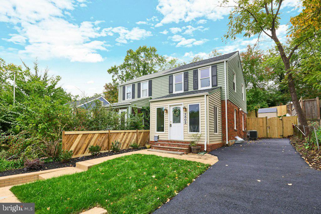 2802 FARMINGTON DRIVE