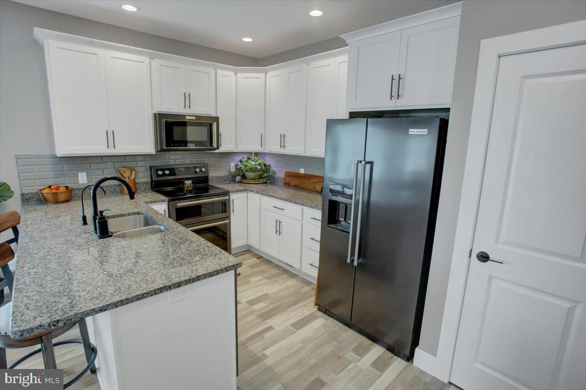 MELROSE MEADOWS III - Residential