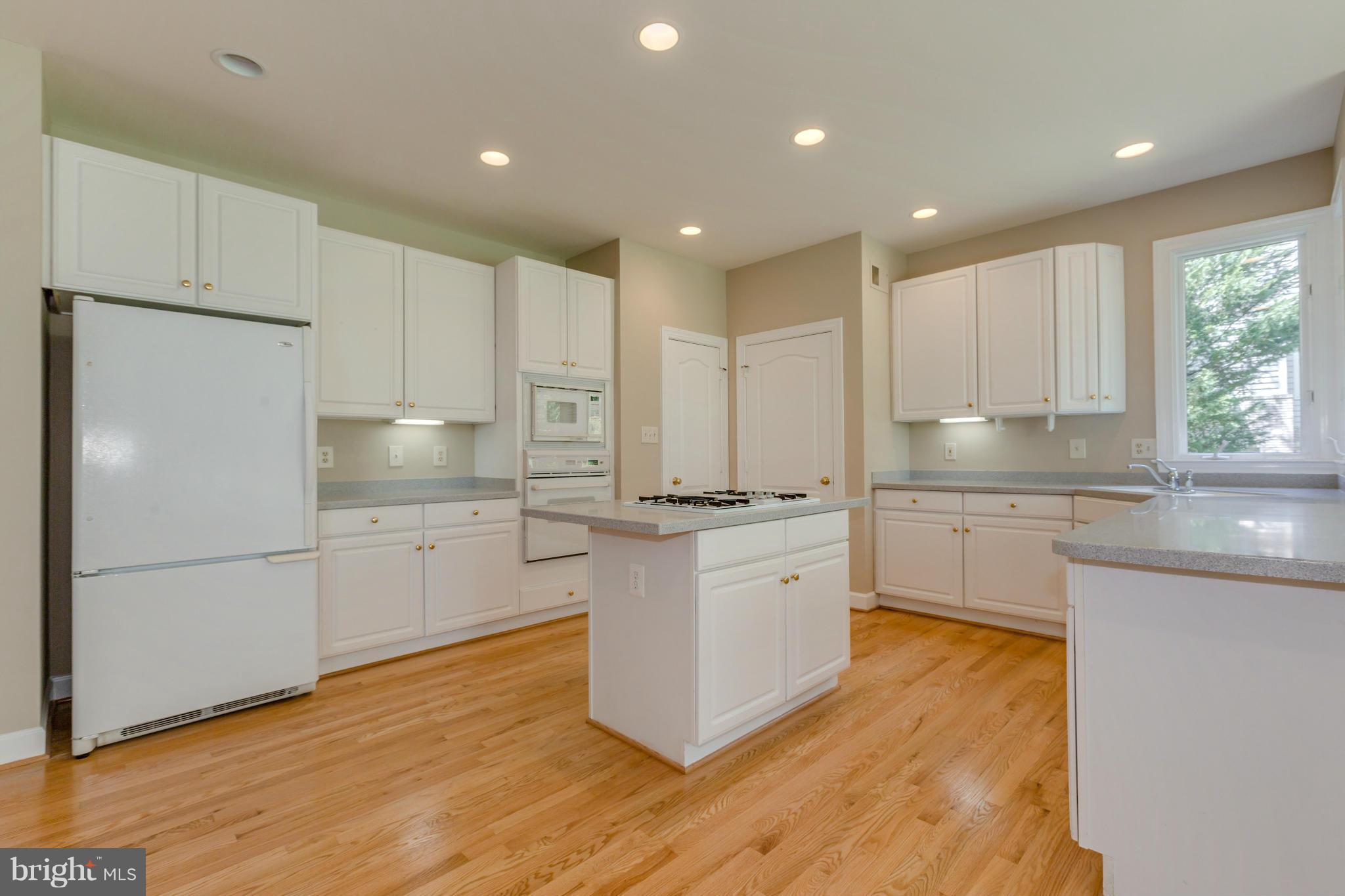 RESTON - Residential